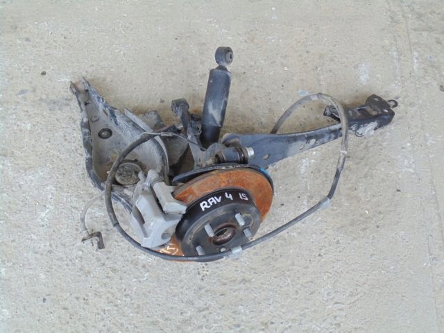 ЦАПФА В ЗБОРІ ПРАВА TOYOTA Rav4 2015 РІК.