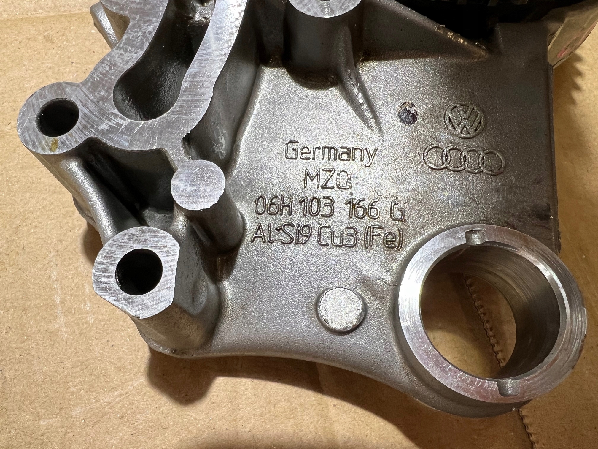 AUDI A4 B8 A5 2.0 TFSI CDN Arbre à cames SSACY 06H103166G