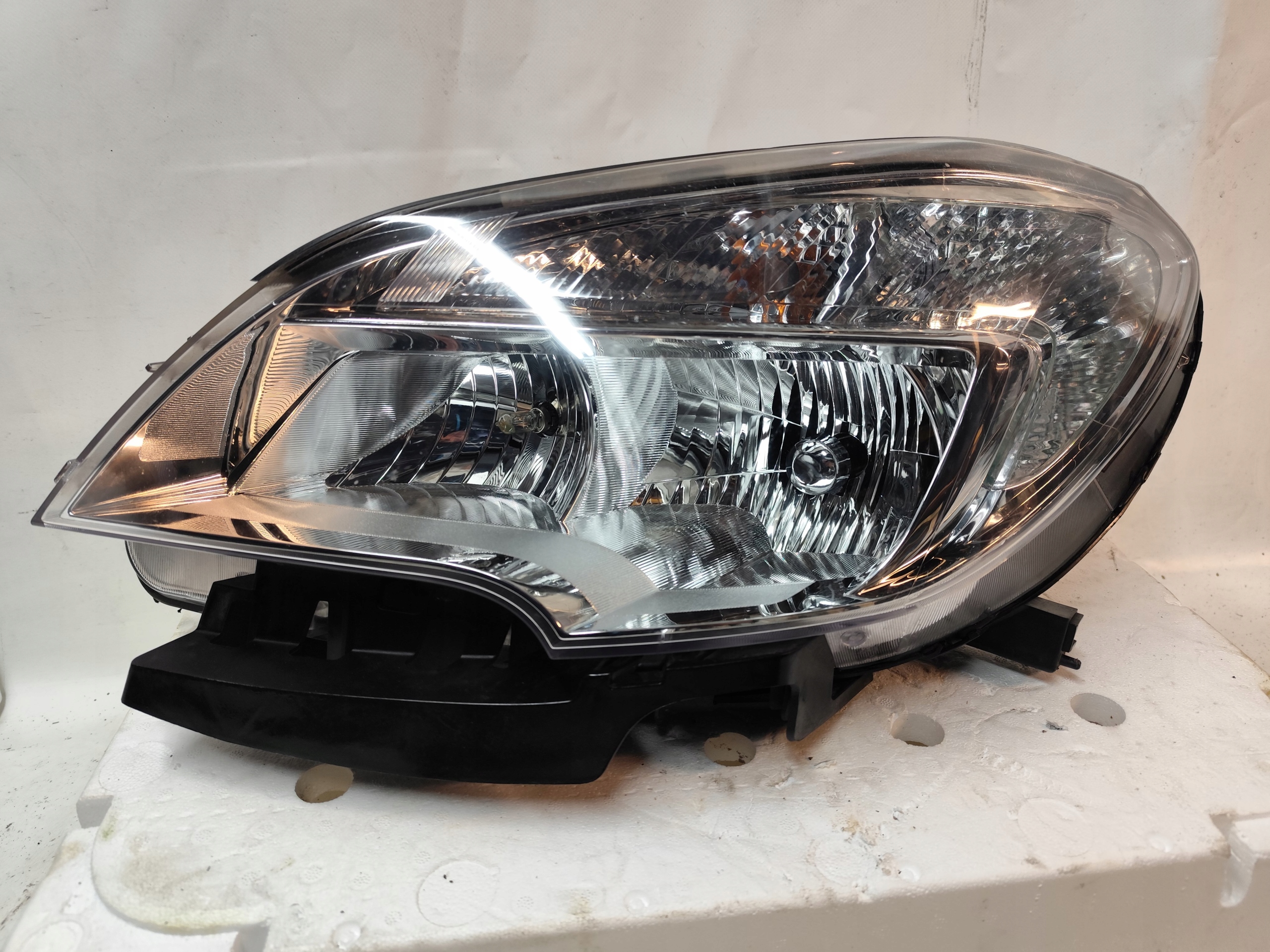 OPEL MOKKA Licht vorne links DEMONTAZ