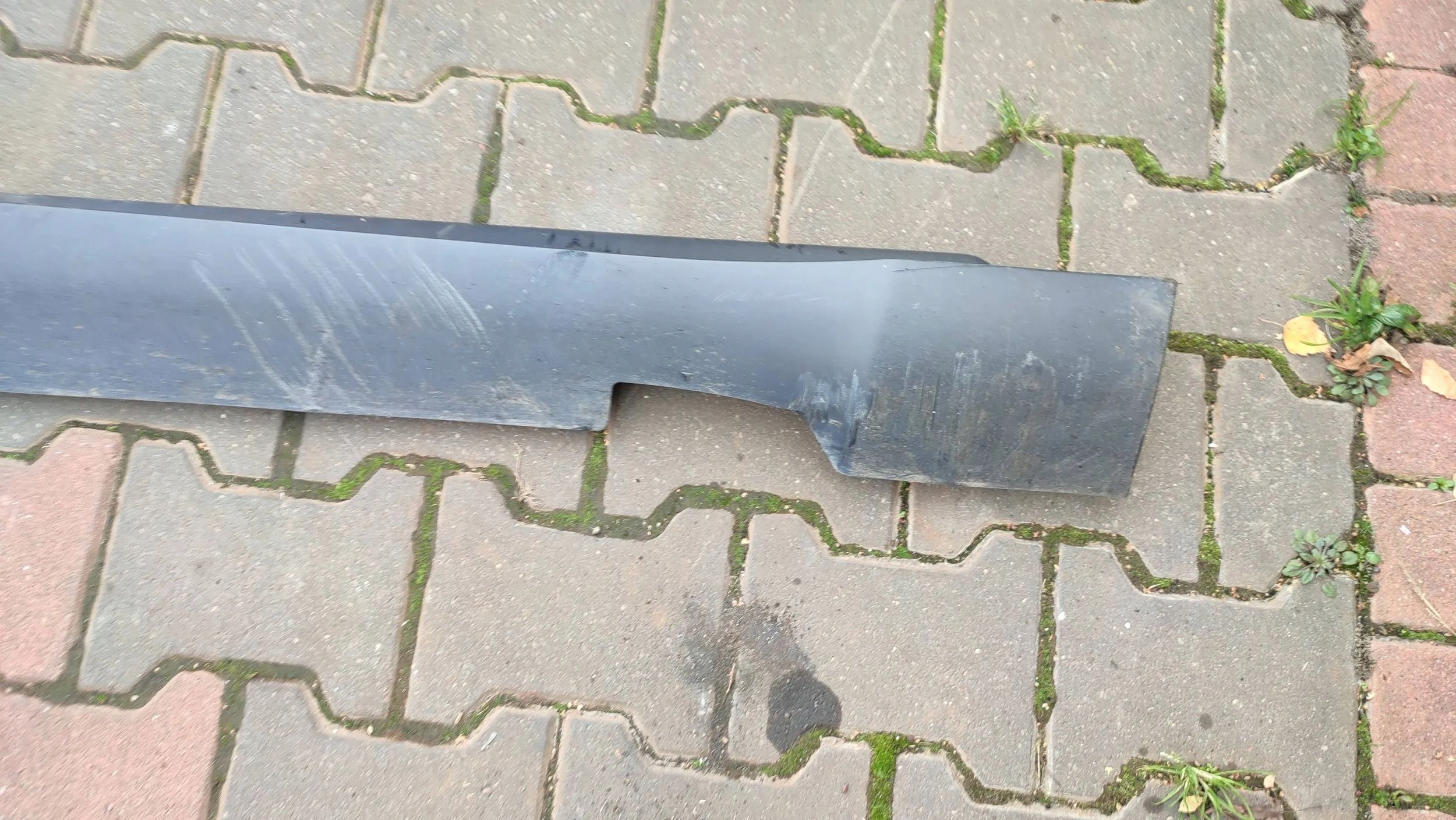 Jeep Cherokee 2015 front side right moulding threshold