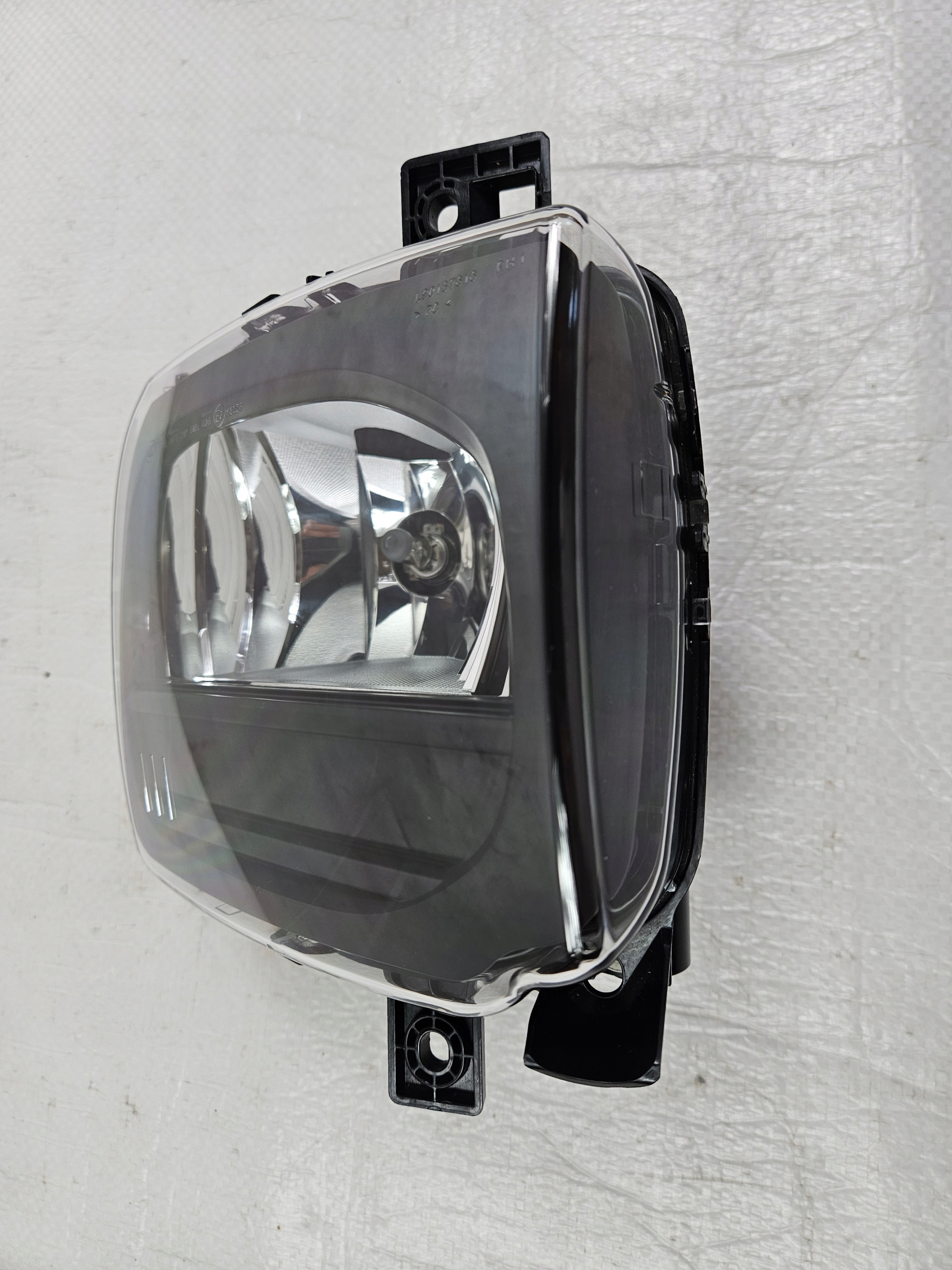 свет противотуманки ГАЛОГЕН правый vw и 1 2018- 2GM941662