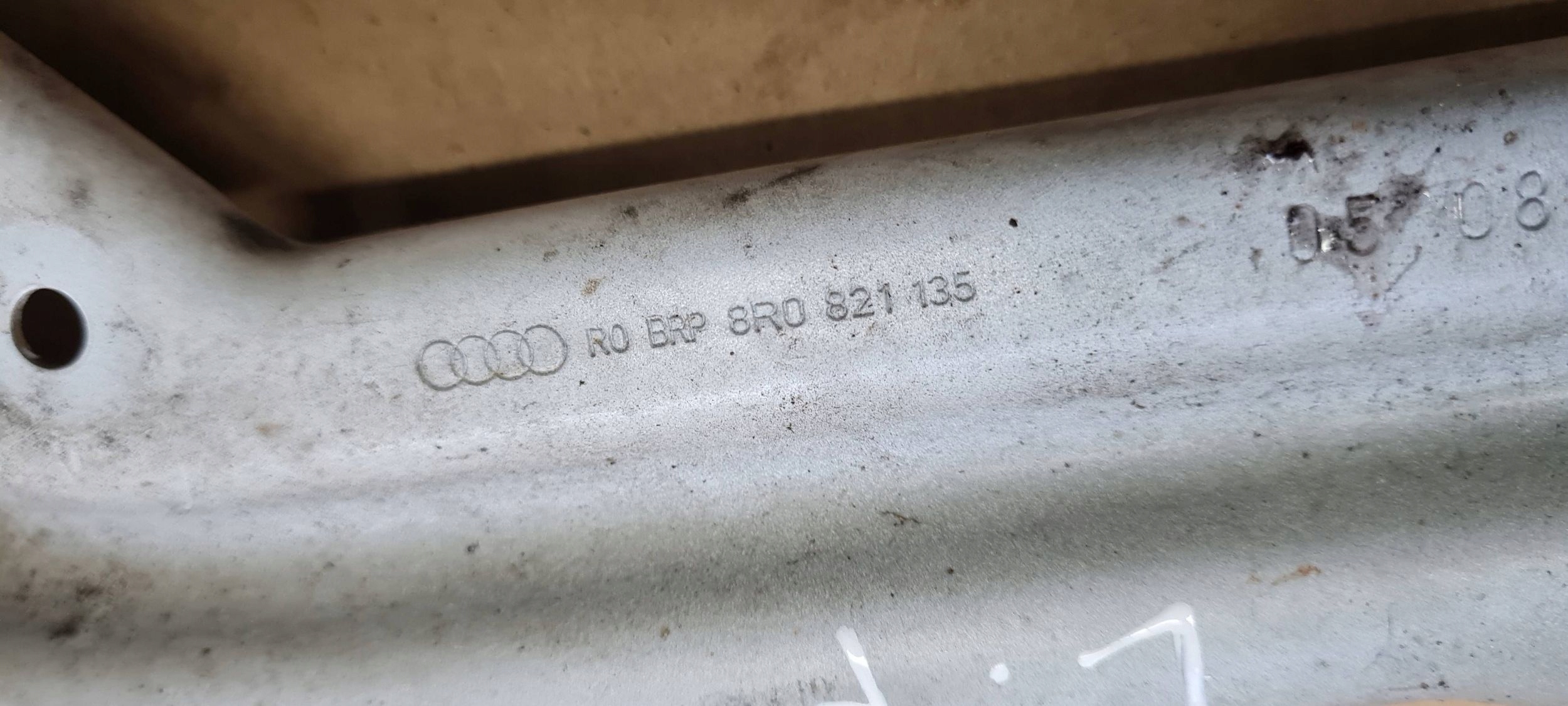 Q5 8R SQ5 Console Poignée Aile Gauche Avant 8R0821135 LY9C
