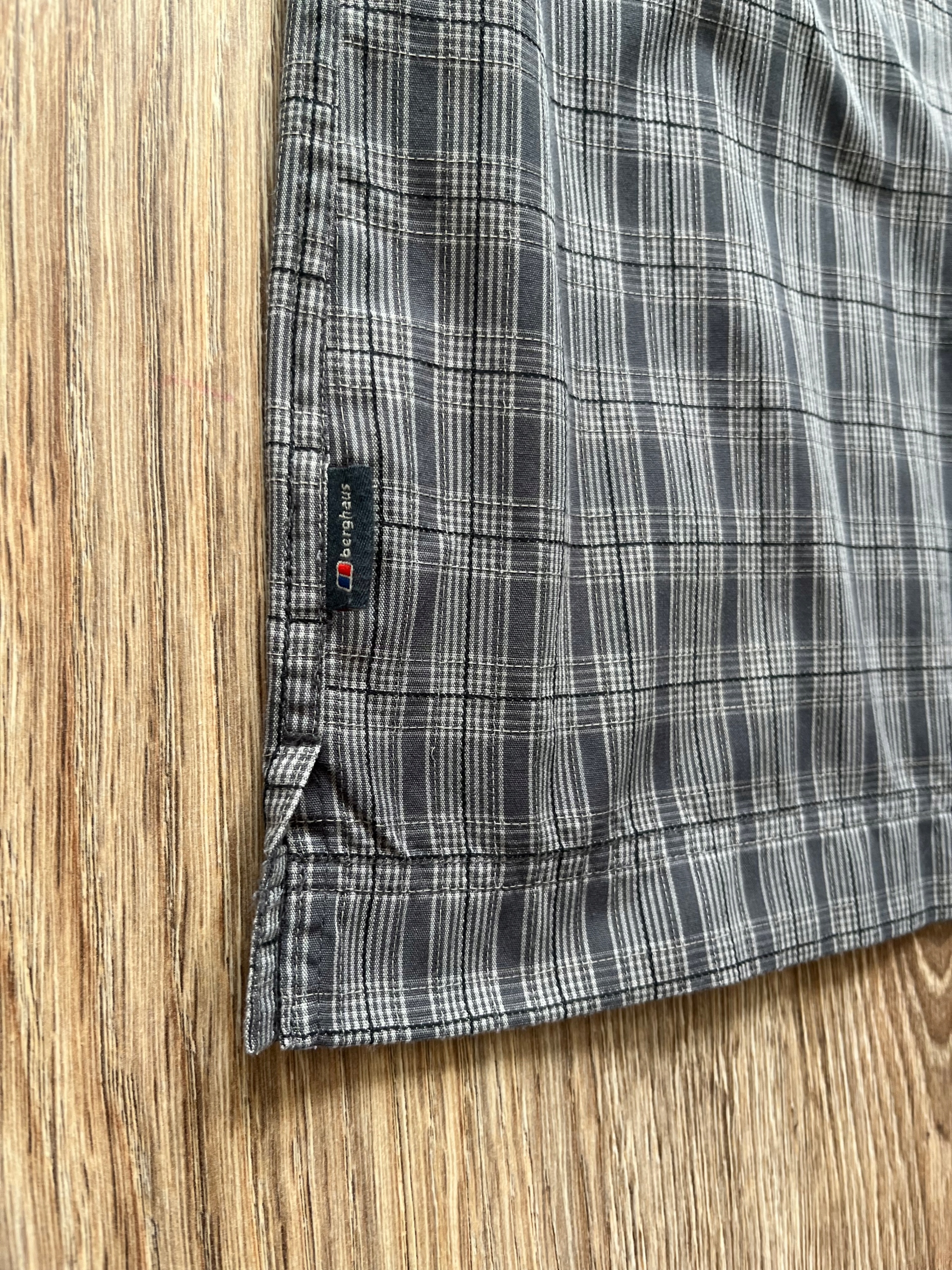 BERGHAUS koszula męska turystyczna krótki rękaw M Materiał dominujący Poliester