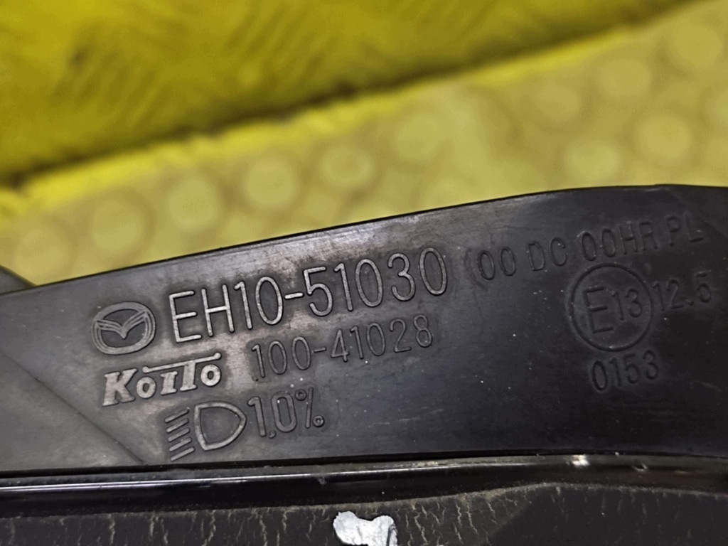 MAZDA CX-7 REFLEKTOR light right front 10041028