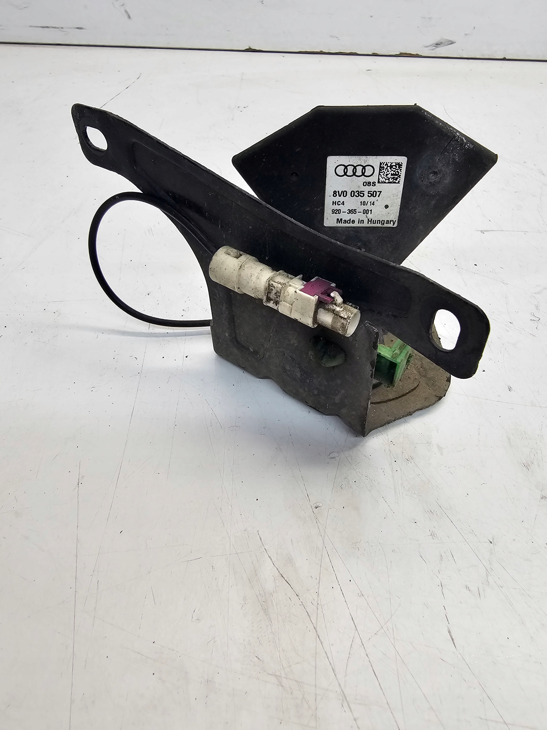 antenna amplifier TELEFONU AUDI A3 8V 8V0035507 8V0035526