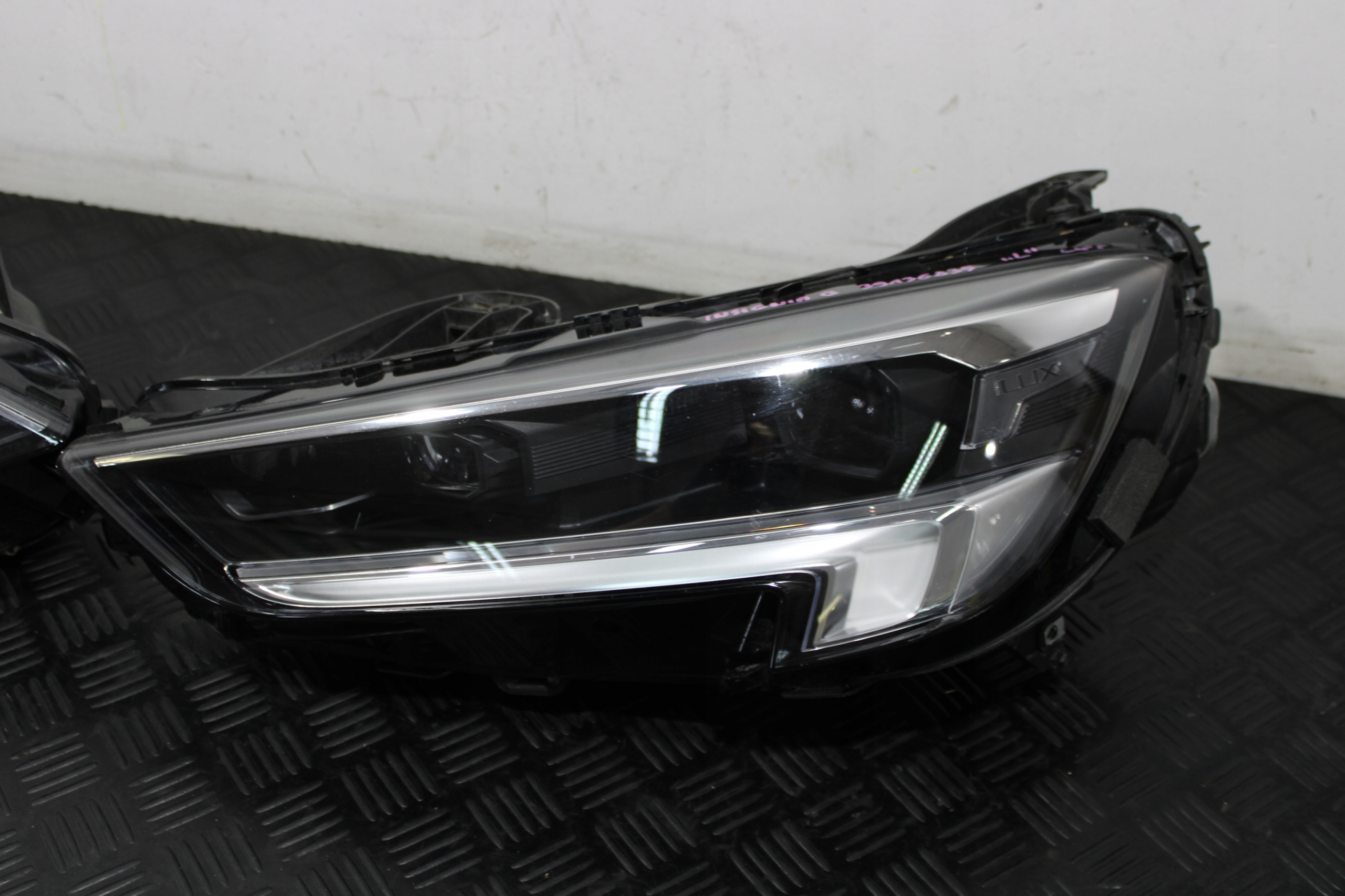 lights front LED OPEL INSIGNIA B LIFT 39136836 39136835