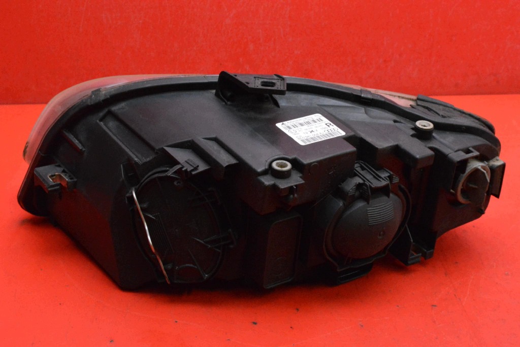 REFLEKTOR right light front EU 8E0941004AJ AUDI A4 B7 04-08