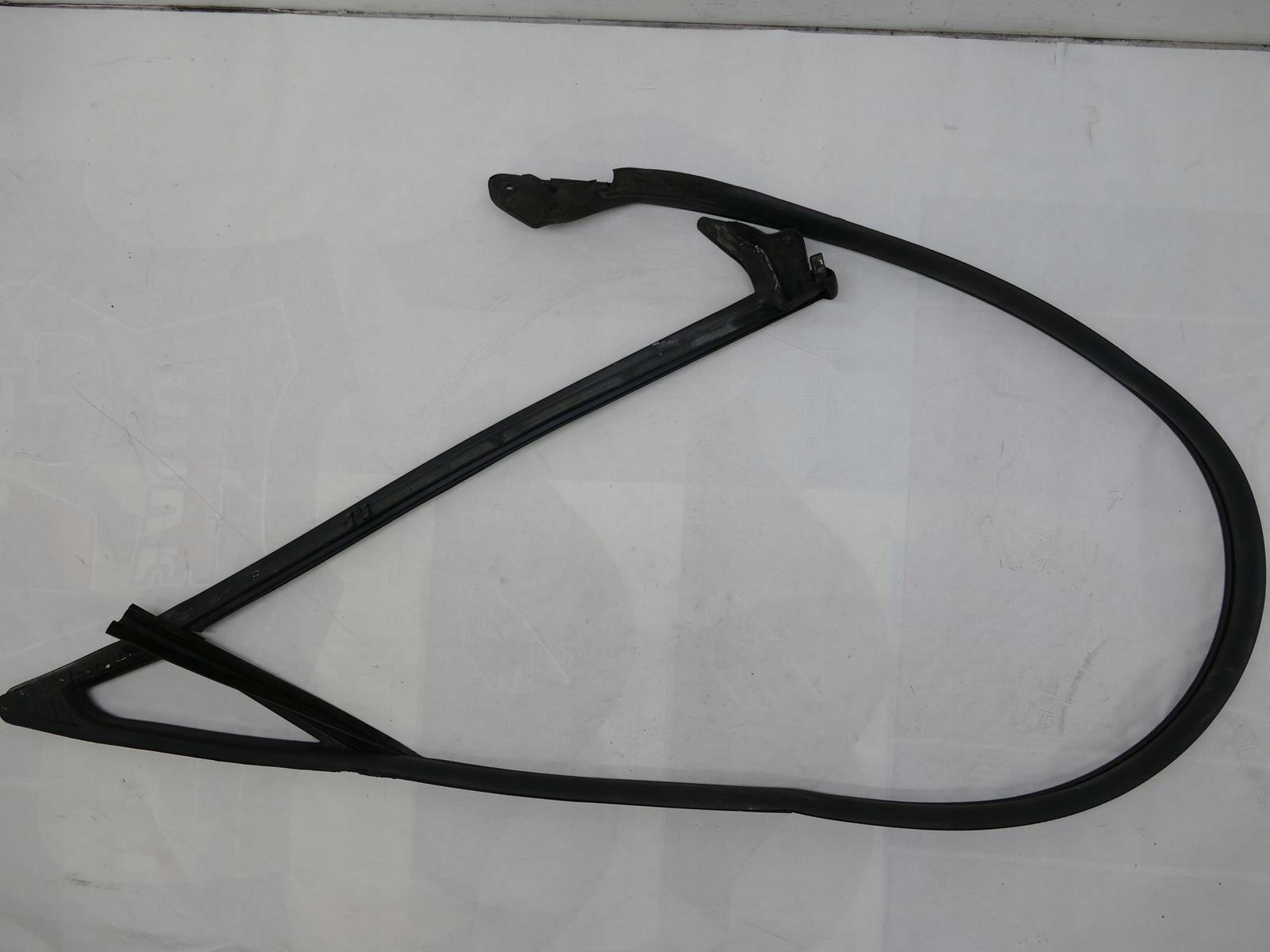 MERCEDES E W207 C207 gasket windows door right