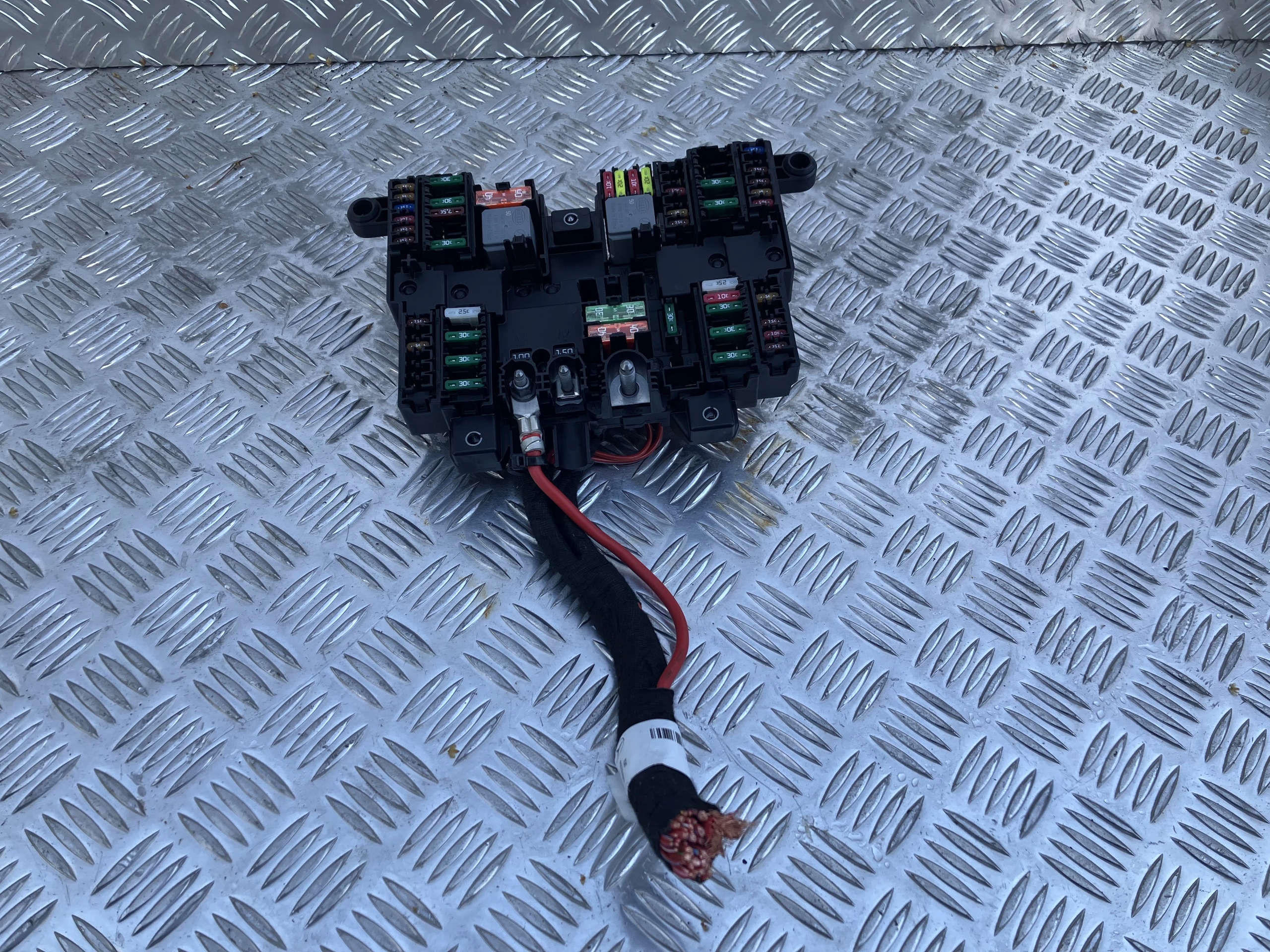 SKRZYNKA BEZPIECZNIKÓW GLB X247 A1779061102