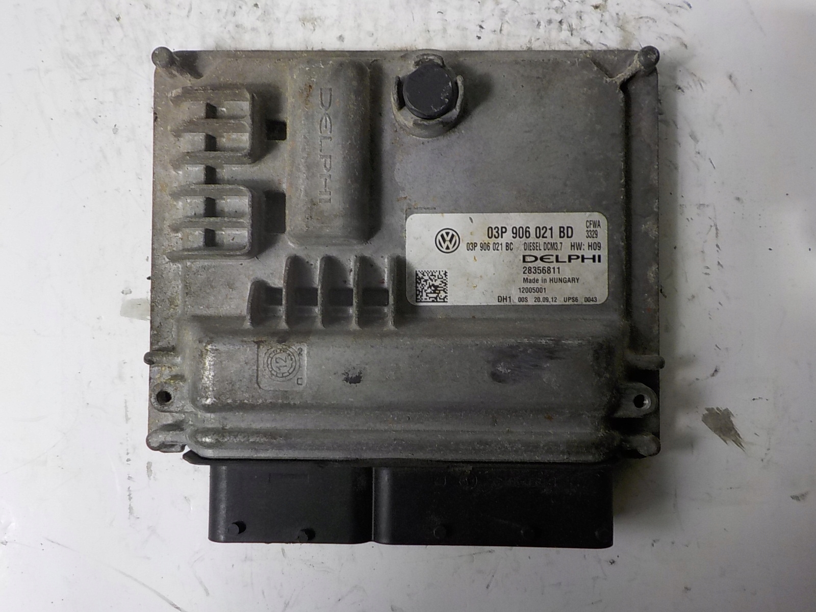 VW computer control unit 03P906021BD 03P906021BC