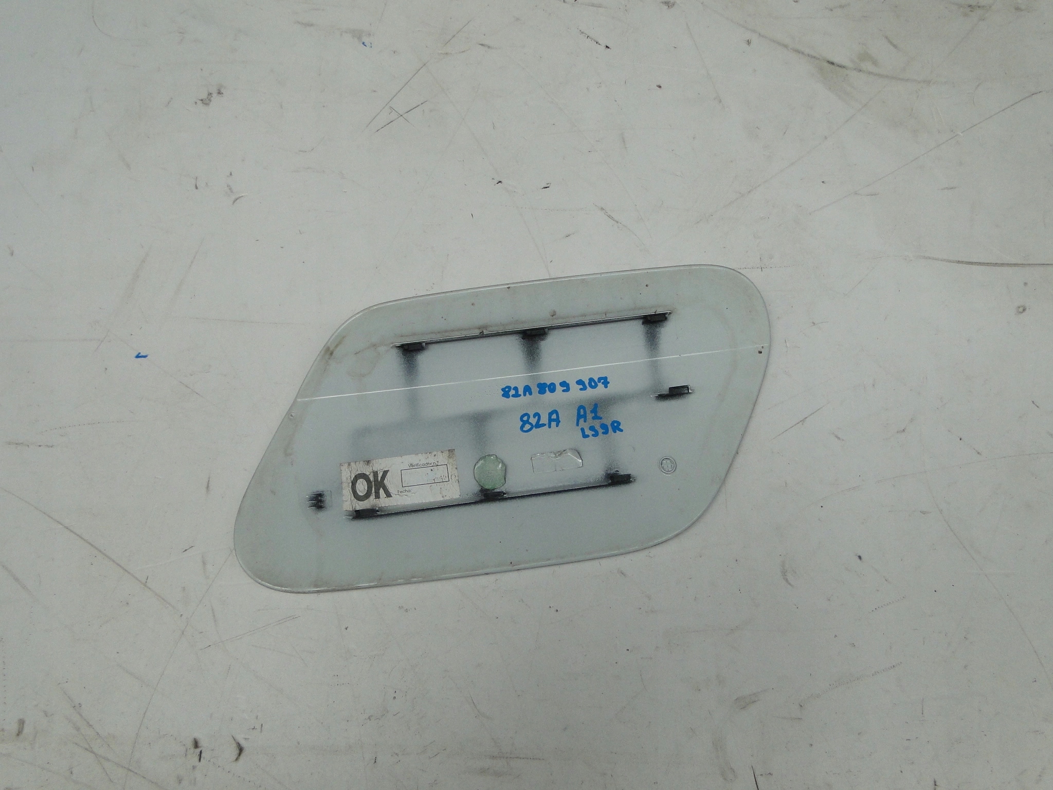 KLAPKA WLEWU PALIWA AUDI A1 82A 2020 LS9R 82A809907 Typ samochodu Samochody osobowe