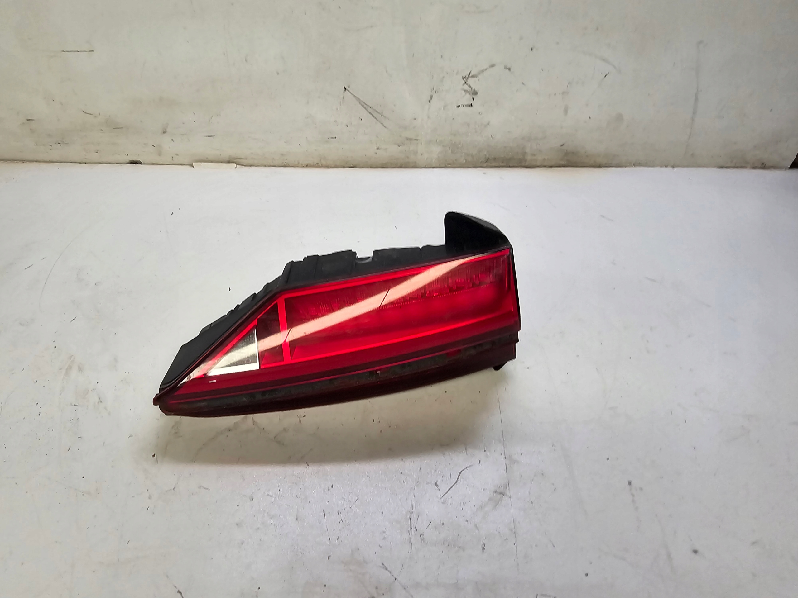 light left rear part to the bonnet AUDI A6 C8 4K5945075