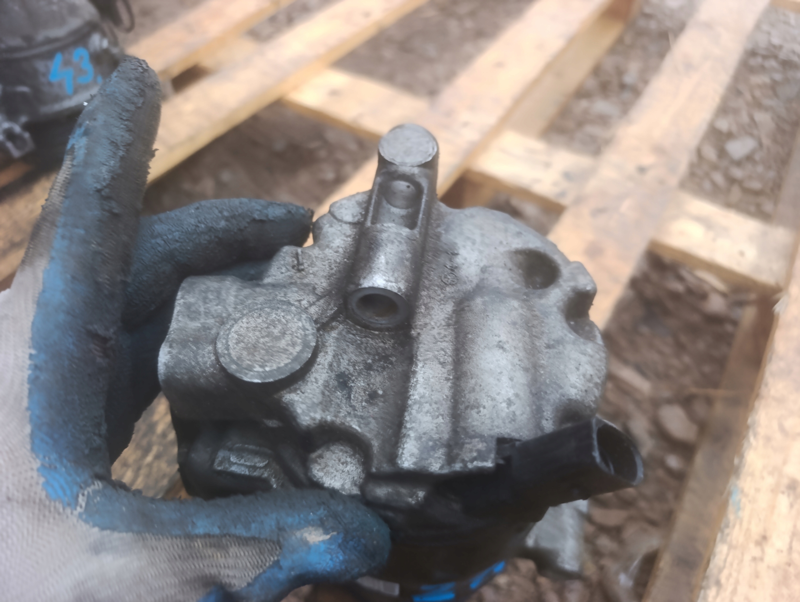 A4 B7 2.0 TFSI kompresor klimatizaci 8E0260805BS