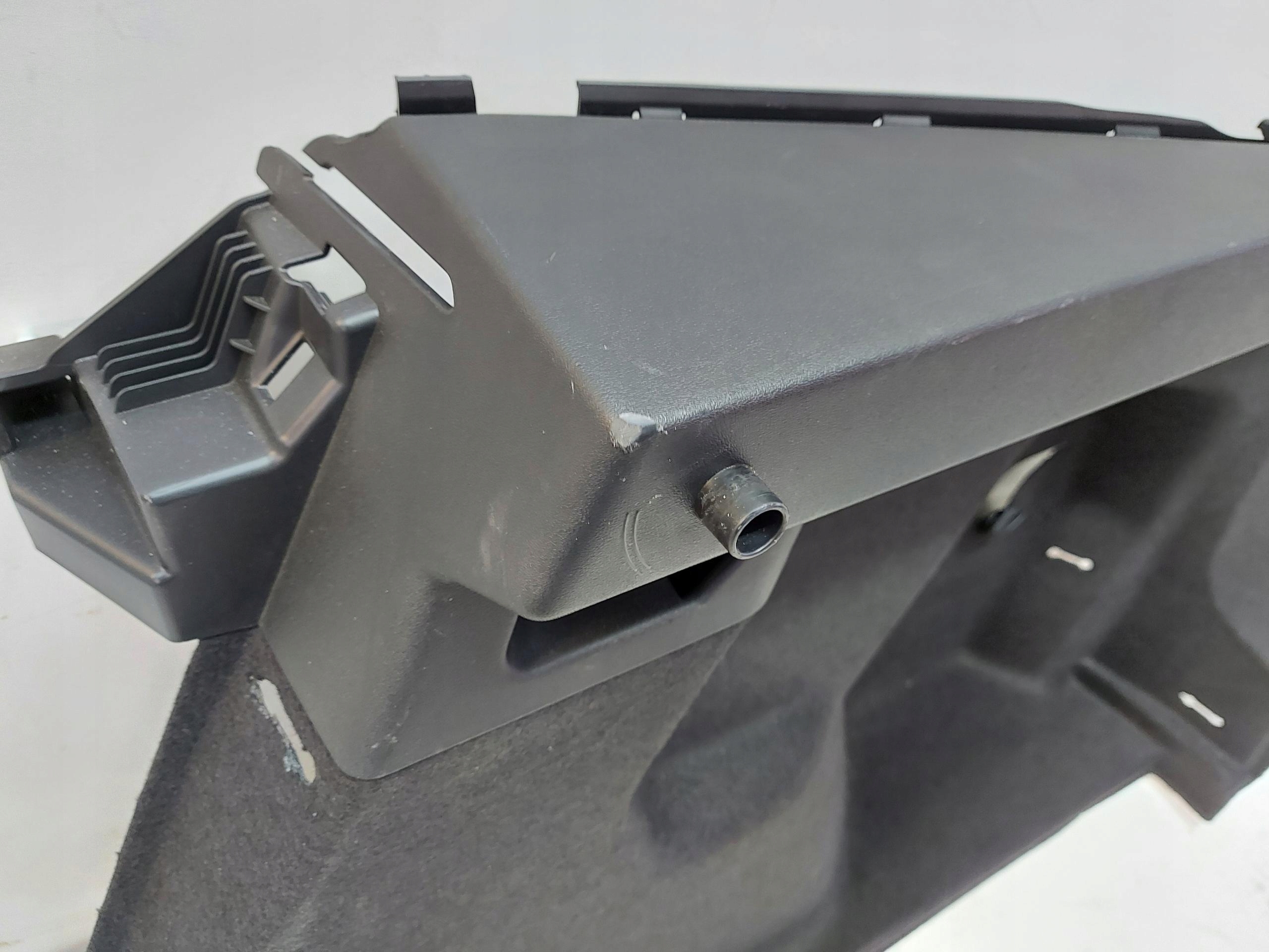 Cupra Tavascan 11H 2025 boot upholstery right rear part