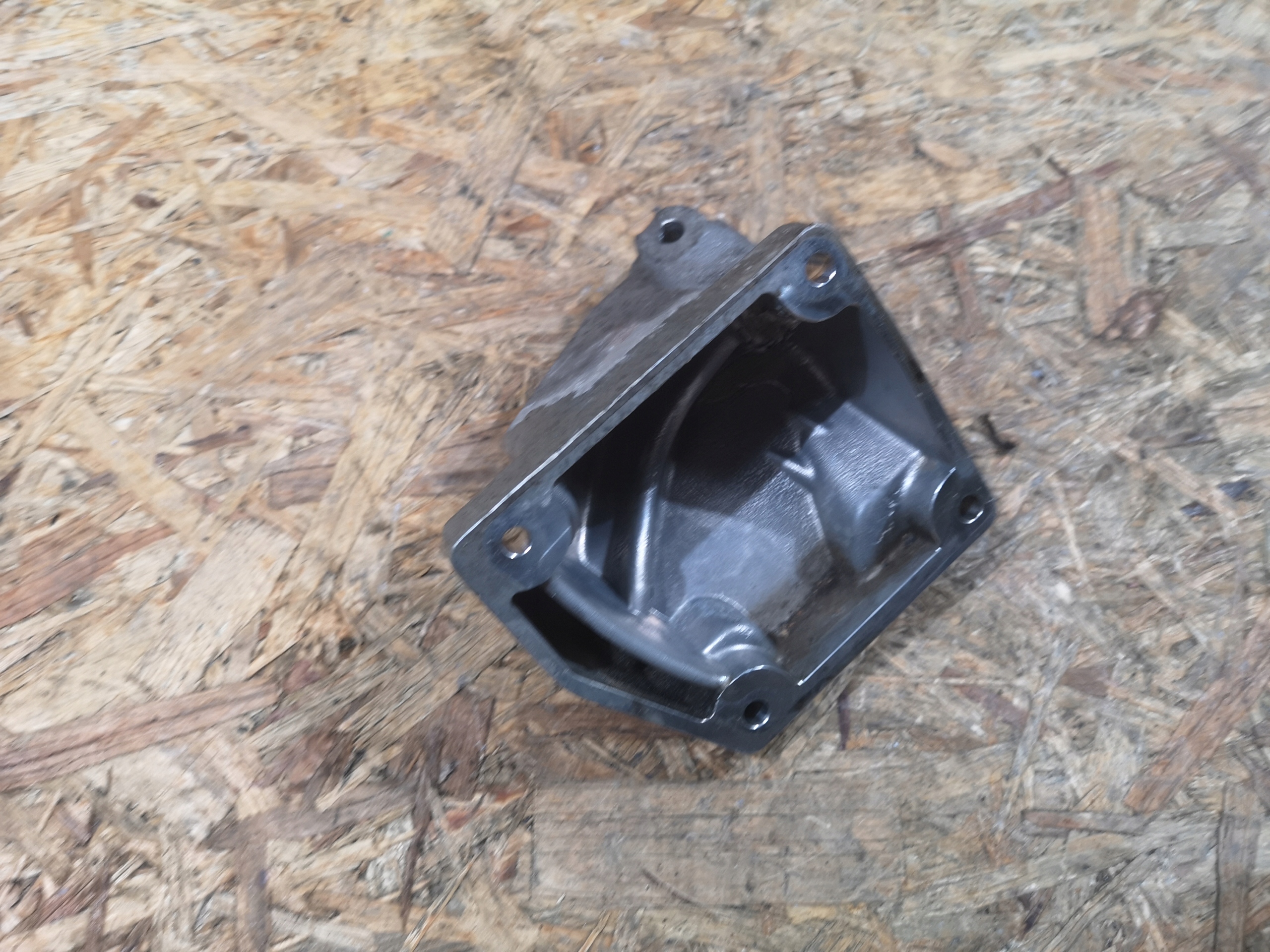 Support Support plaque Moteur Droit Mercedes W212 E63 6.3 AMG