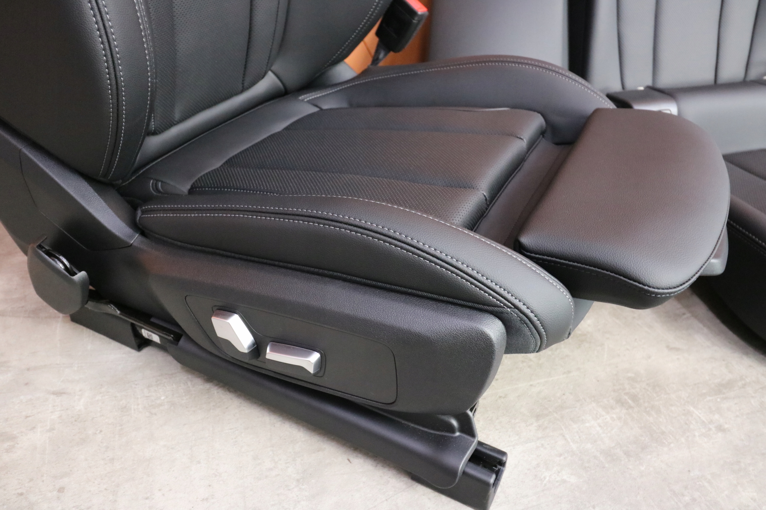 BMW X4 G02 LCI inner seats side TUNEL SPORT electrics 22 KM !
