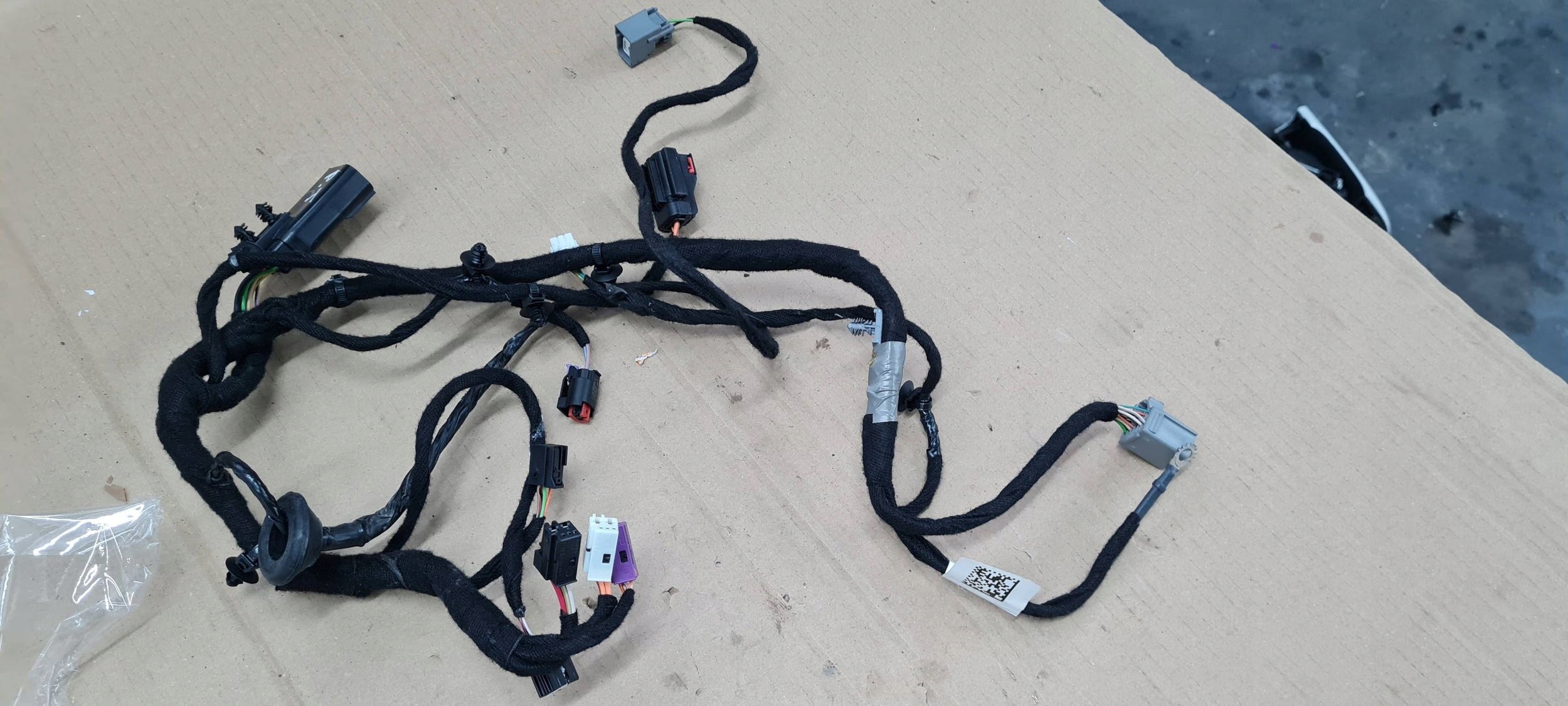 Chrysler Pacifica 2022 bundle wiring door right right rear part P68476642AA