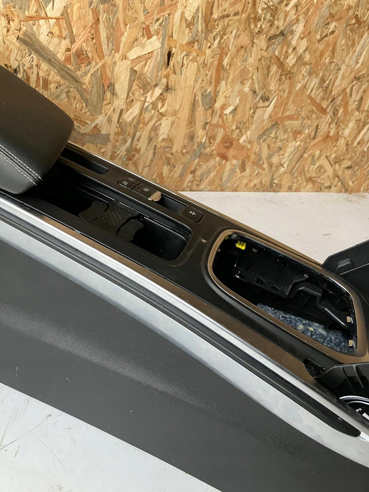подлокотник led кожа комплект MEGANE IV