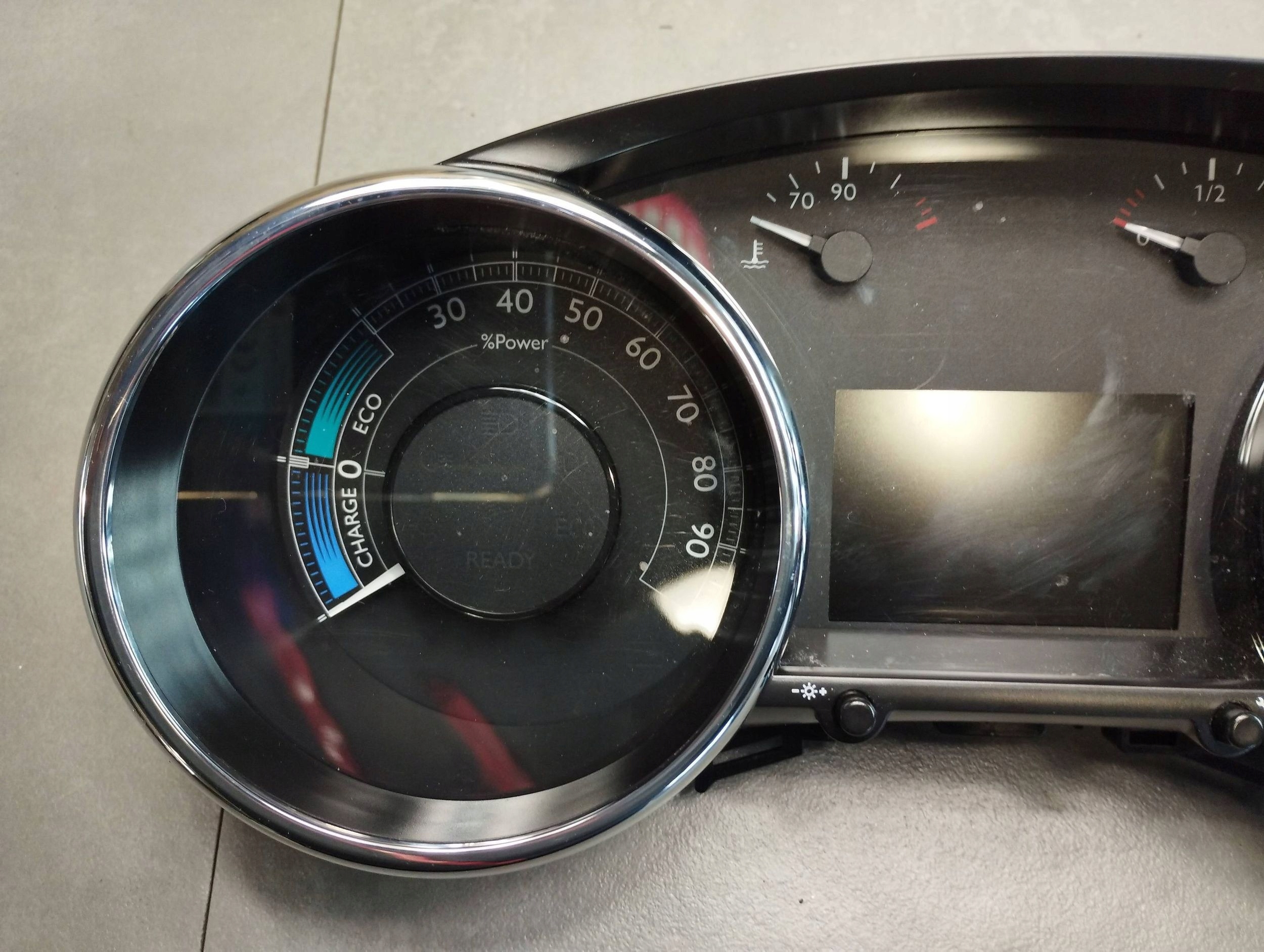Peugeot 3008 and dials dials 9802260580