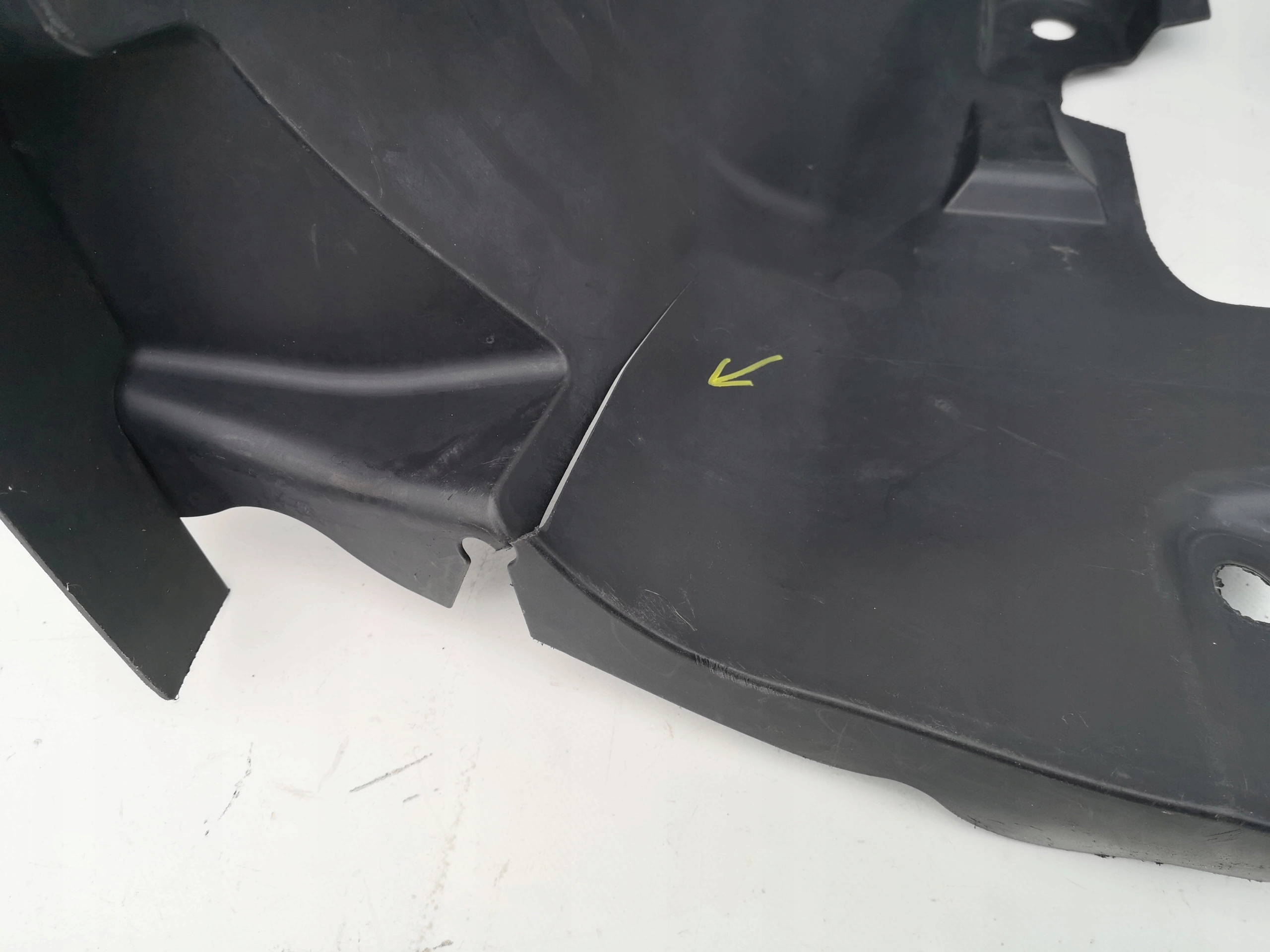 RENAULT CLIO V NADKOLE LEWE PRZÓD 638410574R Producent części Renault OE