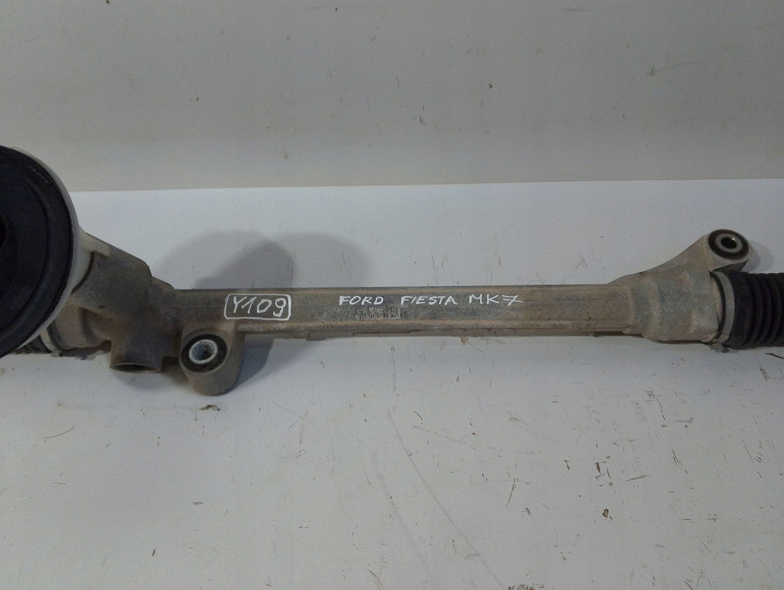 Ford Fiesta MK7 Boîter direction (Y109)