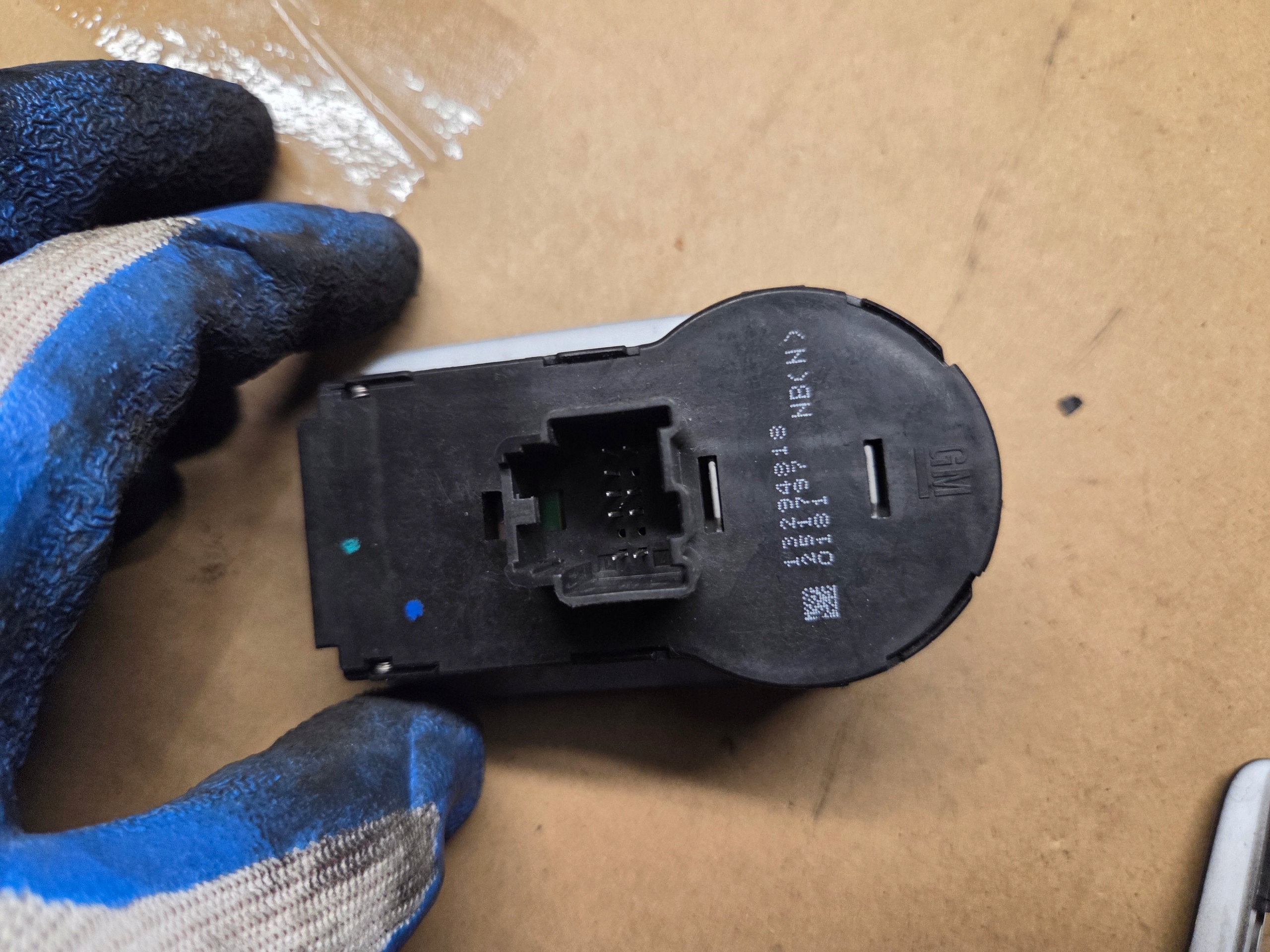 OPEL MERIVA B light switch 13294818