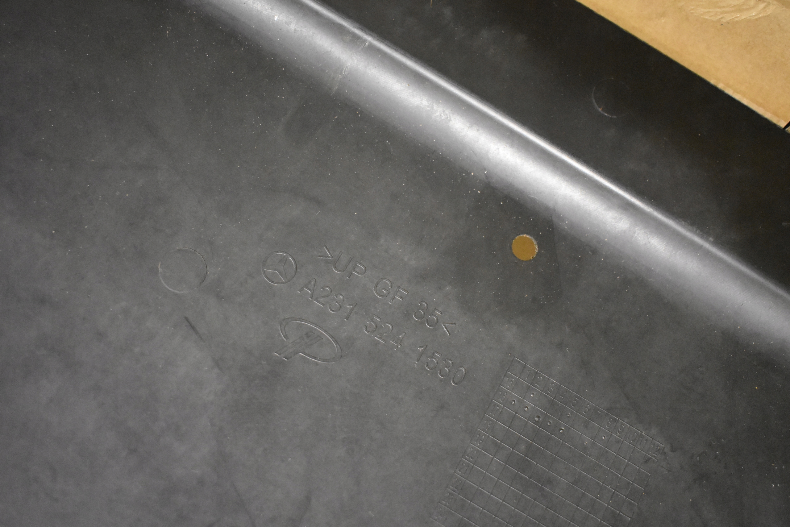 IDEALNA cover chassis MERCEDES SL R231 1