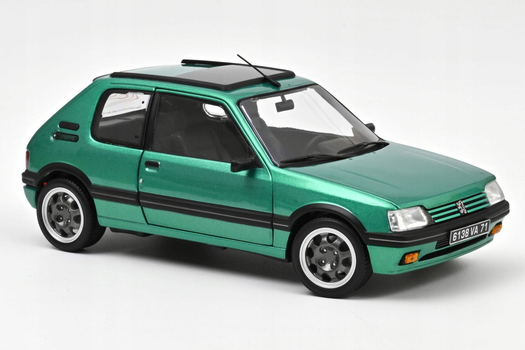 Peugeot 205 GTi Griffe s okenní střechou Zelená Norev 1/18
