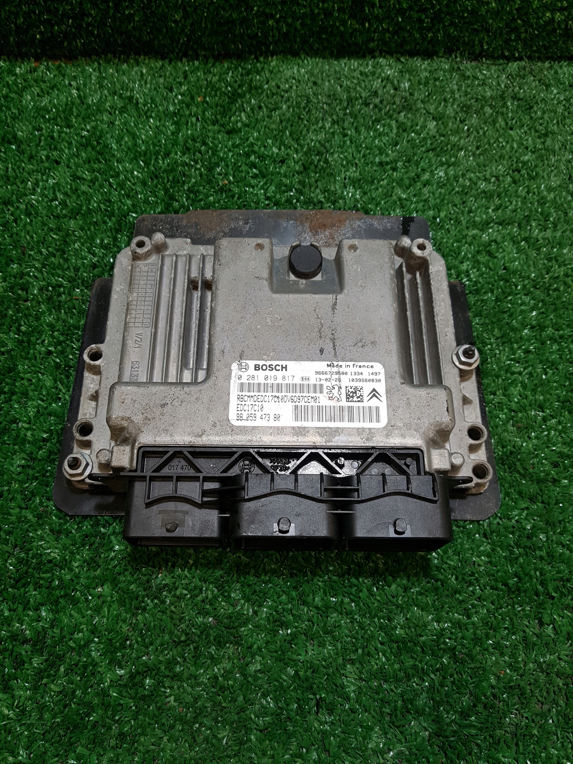 computer of the engine control unit CITROEN BERLINGO 2 9805947380