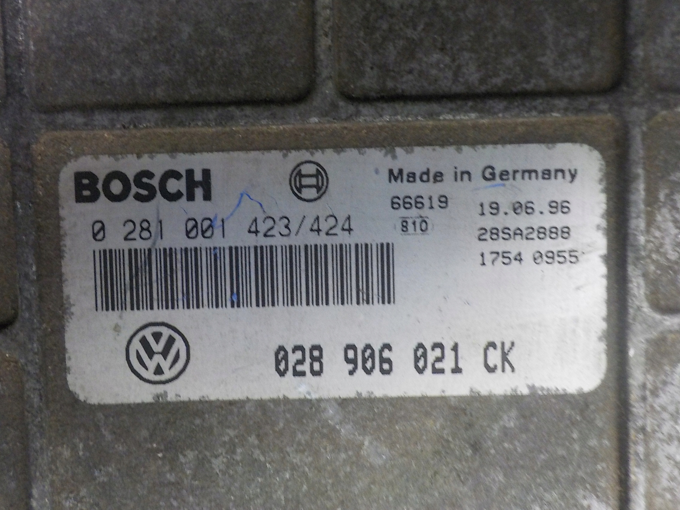 VW PASSAT B4 computer control unit 0281001423/424 028906021CK