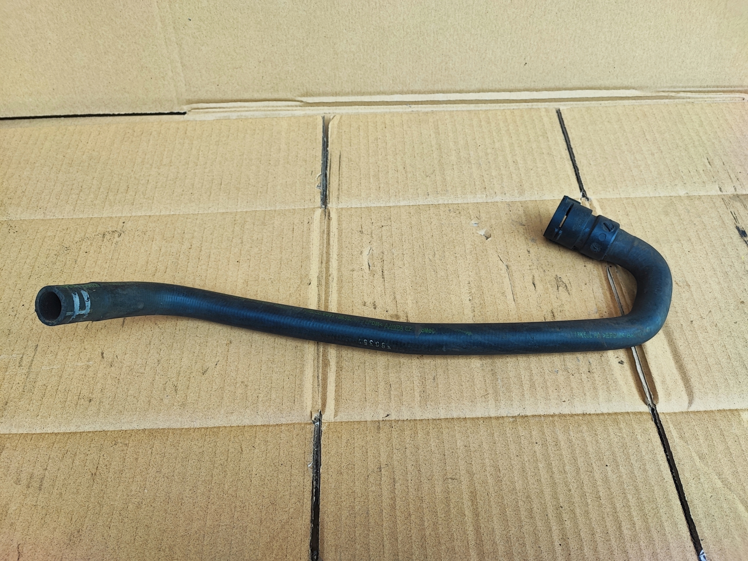 Ford Mondeo MK4 1.8 TDCI rurka wąż przewód płynu wody chłodnicy nagrzewnicy