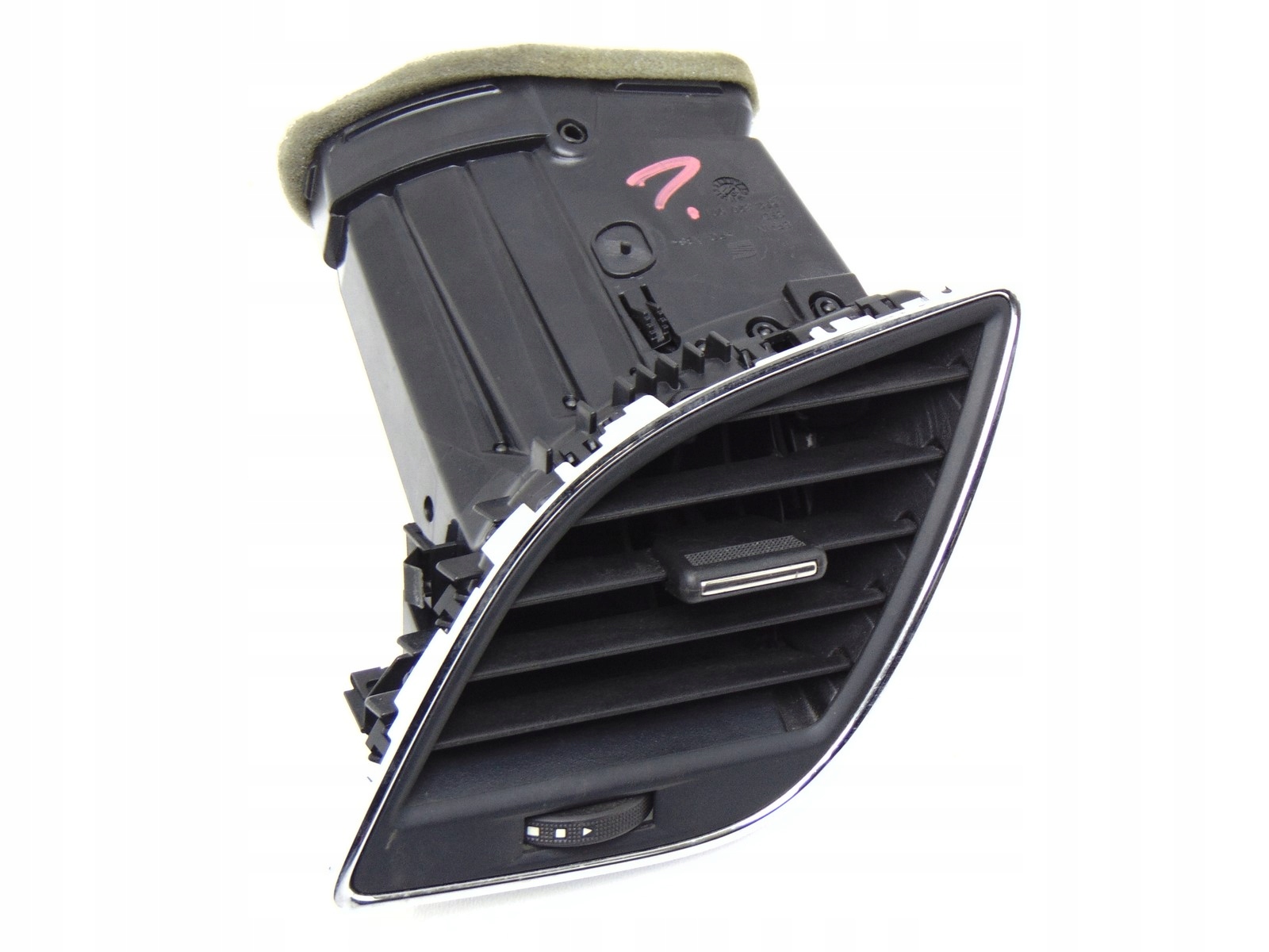 ВЕНТИЛЯЦИОННАЯ РЕШЕТКА ЛЕВАЯ 5F2820901 SEAT LEON III