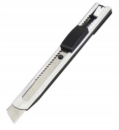 

Nóż Do Tapet Magazynowy Ostrze Łamane 18MM Metal