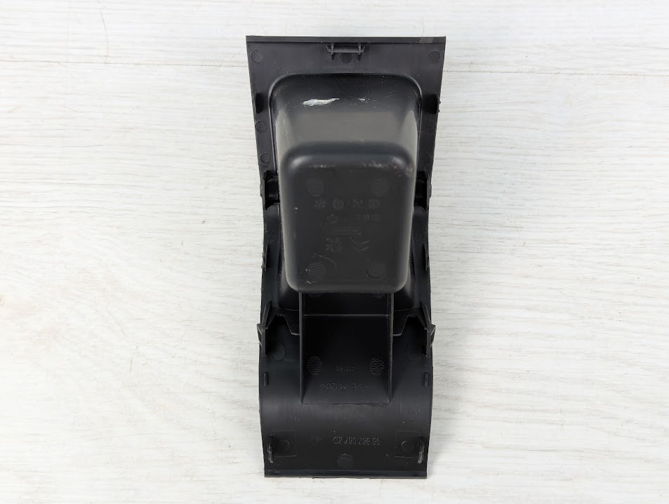 бардачок консоль средняя CITROEN DS3 96867067ZD