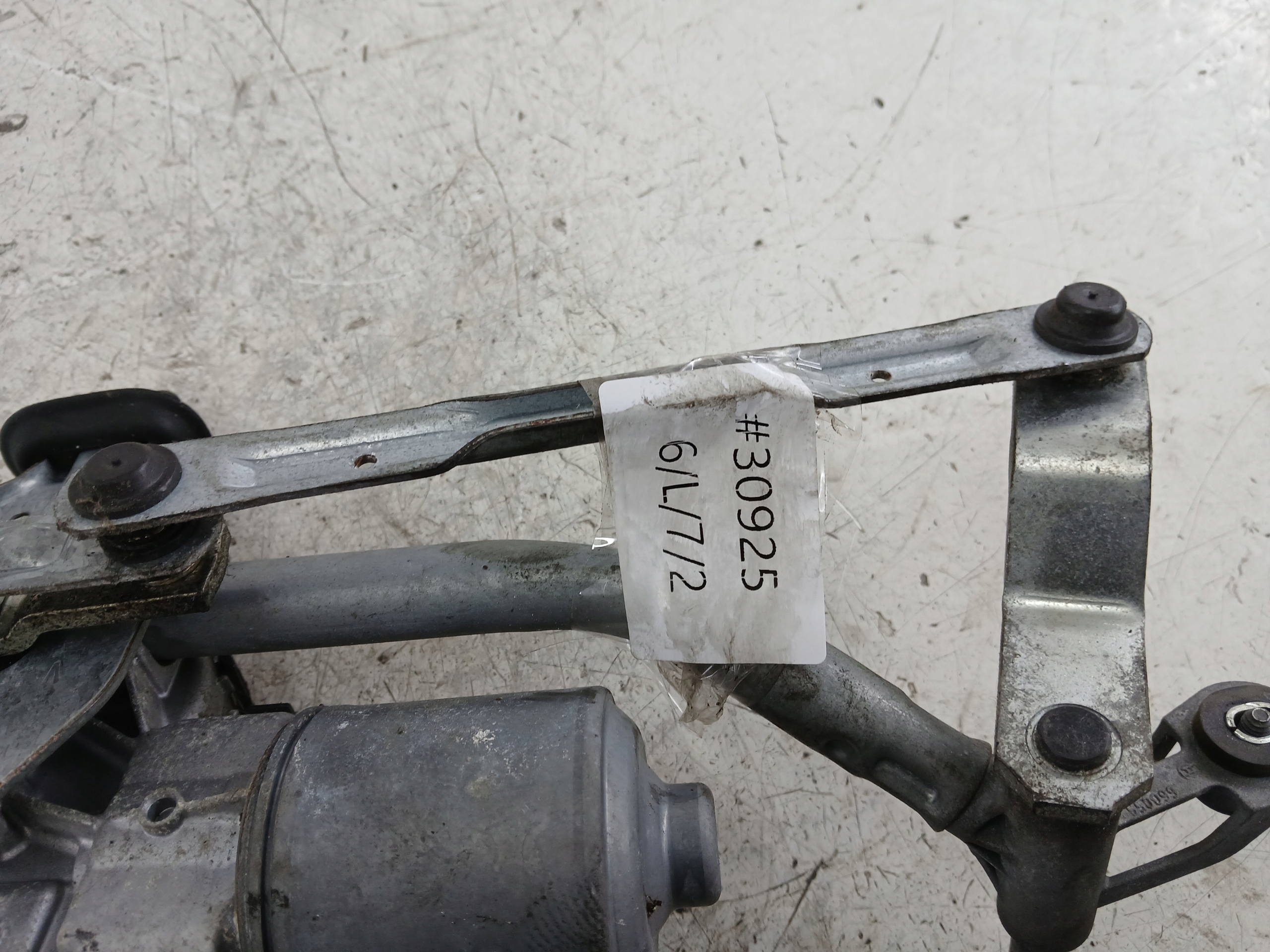 PEUGEOT 207 CC wiper mechanism front 9681204380