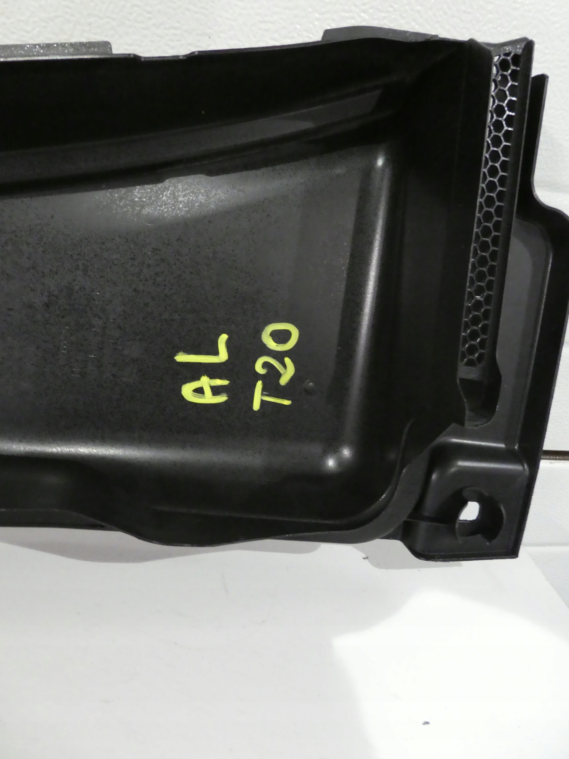 torpedo plastic AUDI A4 B8 A5 8T 8K1819447