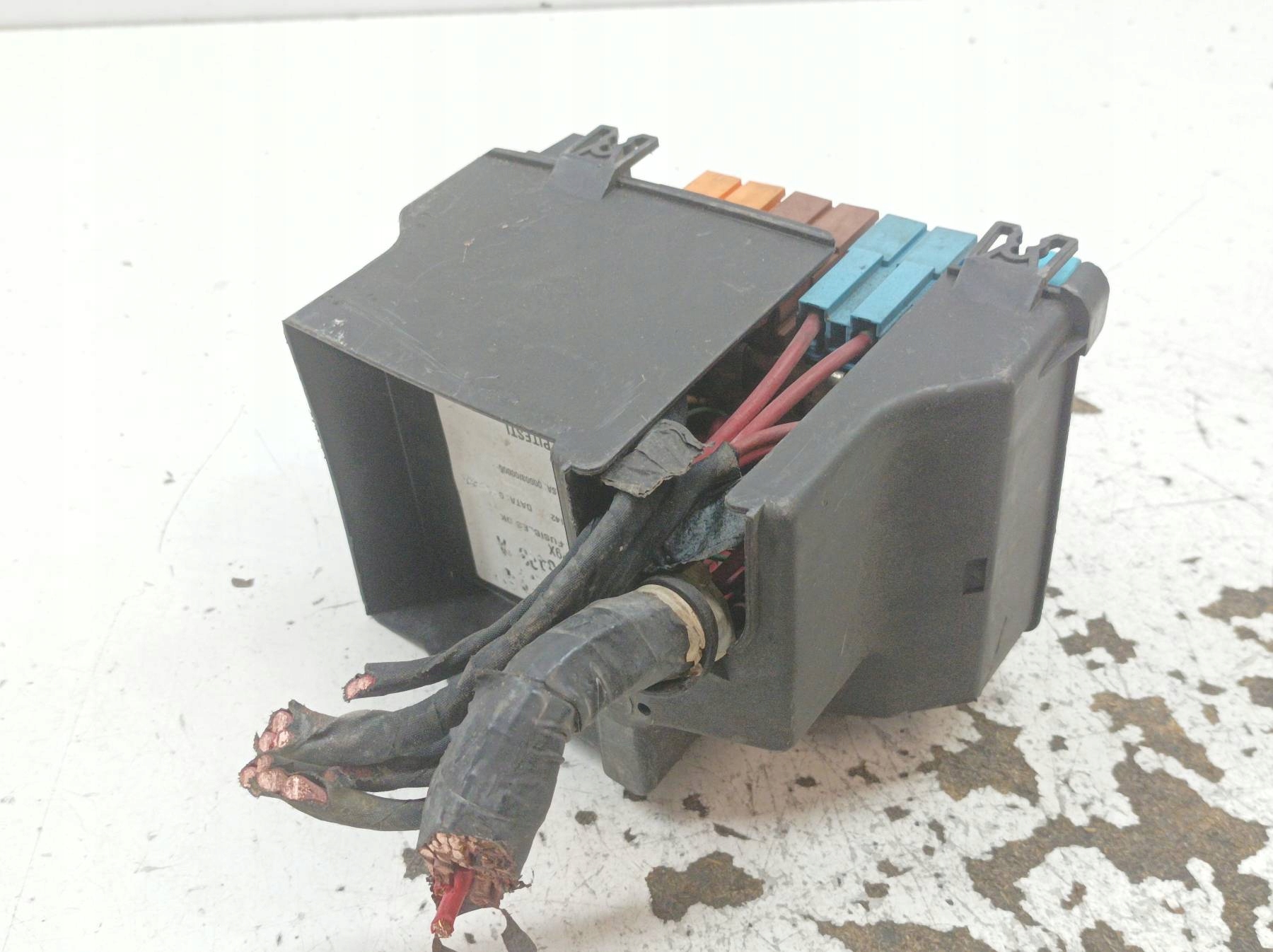 Module fusibles 8200215493A Renault Vel Satis et (2002-2009)