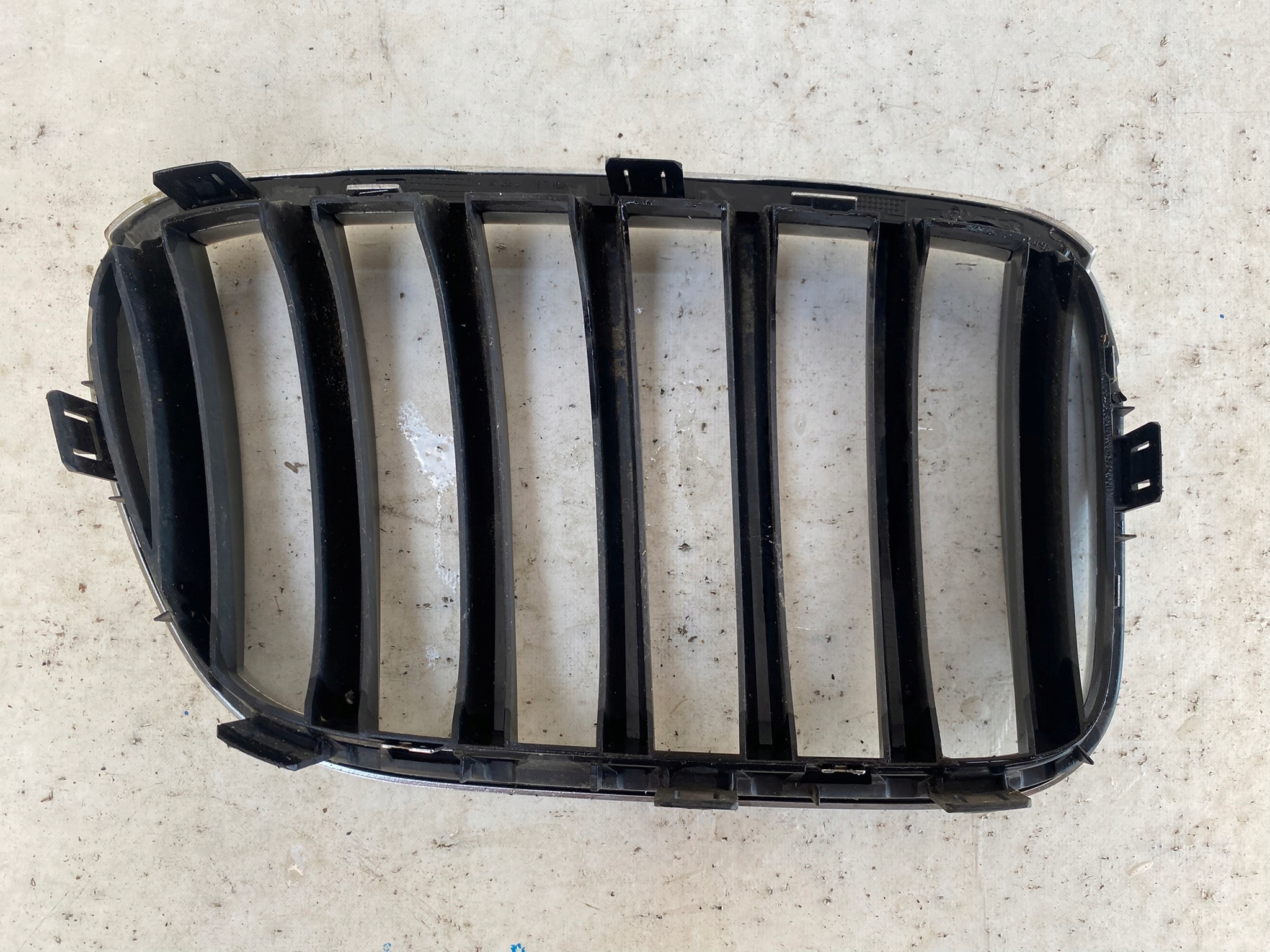 BMW X3 F25 hűtőrács hip pack CHROM bal 7237421