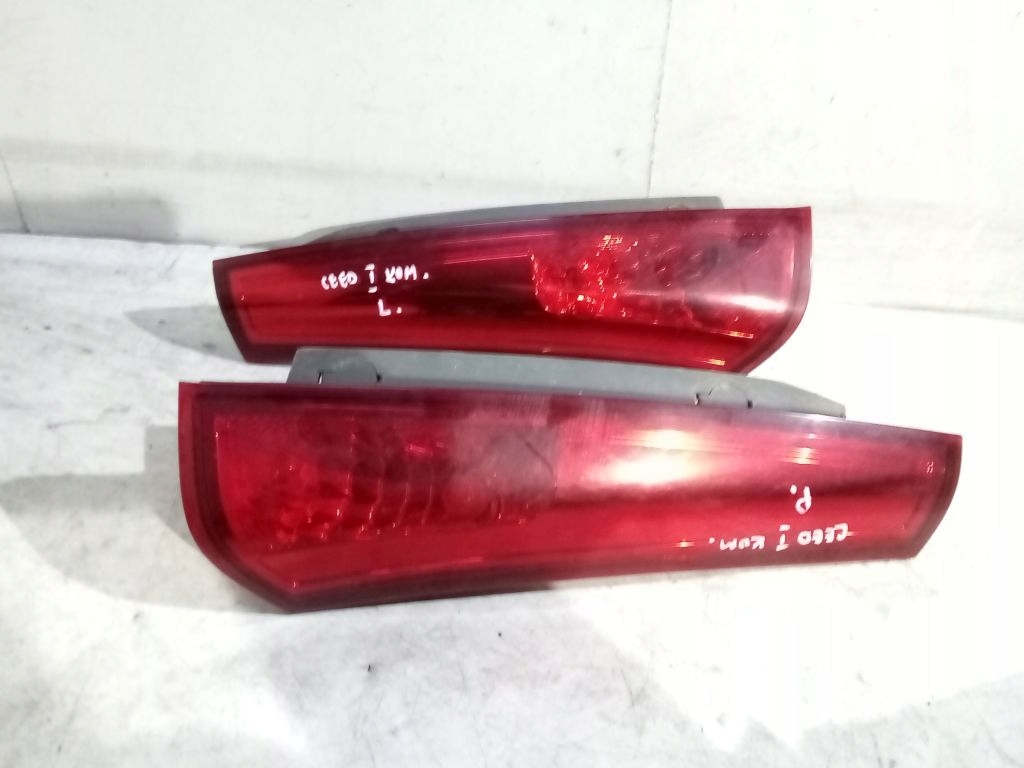 Kia Ceed and 1 kombi lights rear part rear. upper right and left