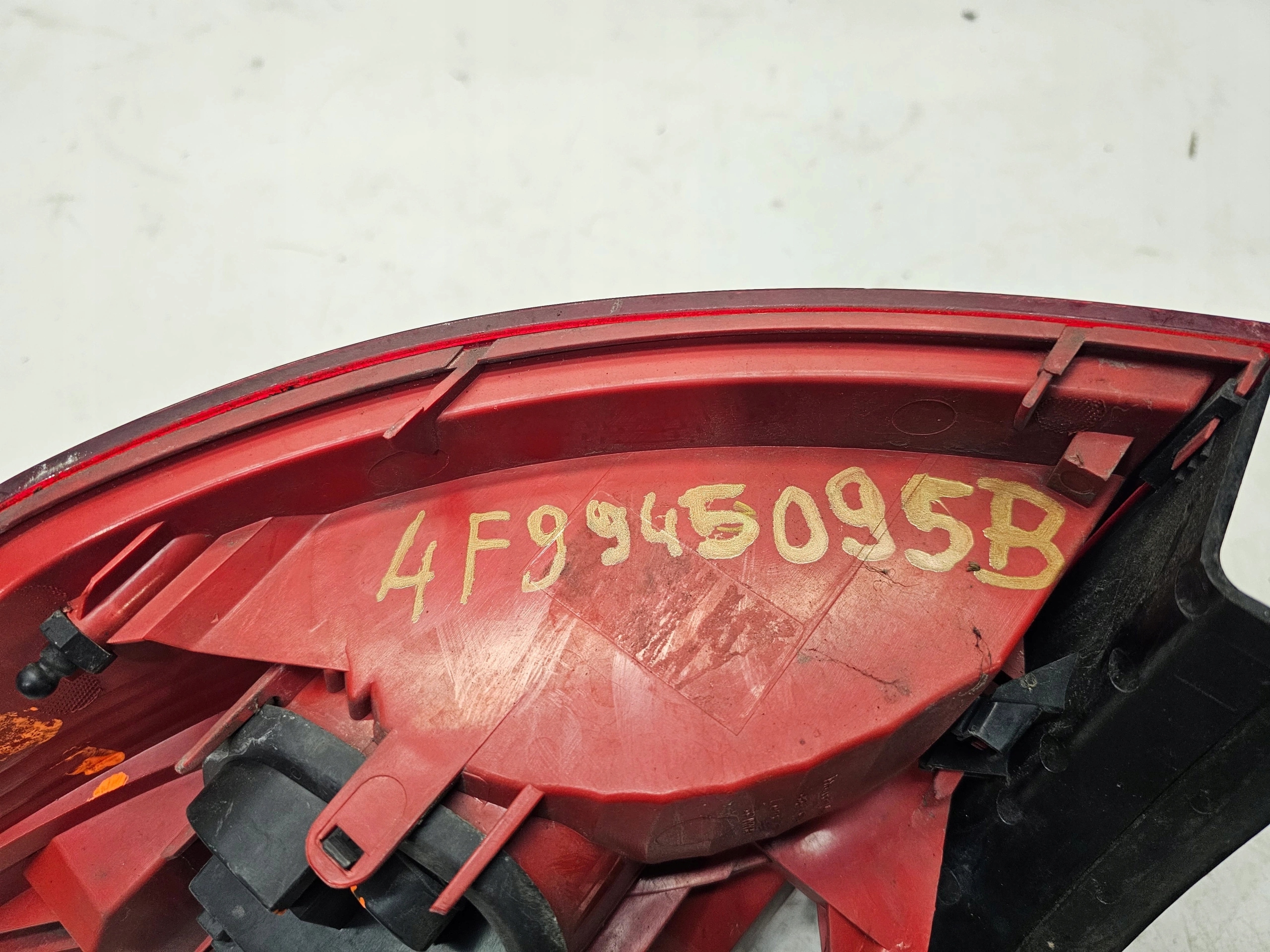 light left rear part W fender LED AUDI A6 C6 4F9945095B original