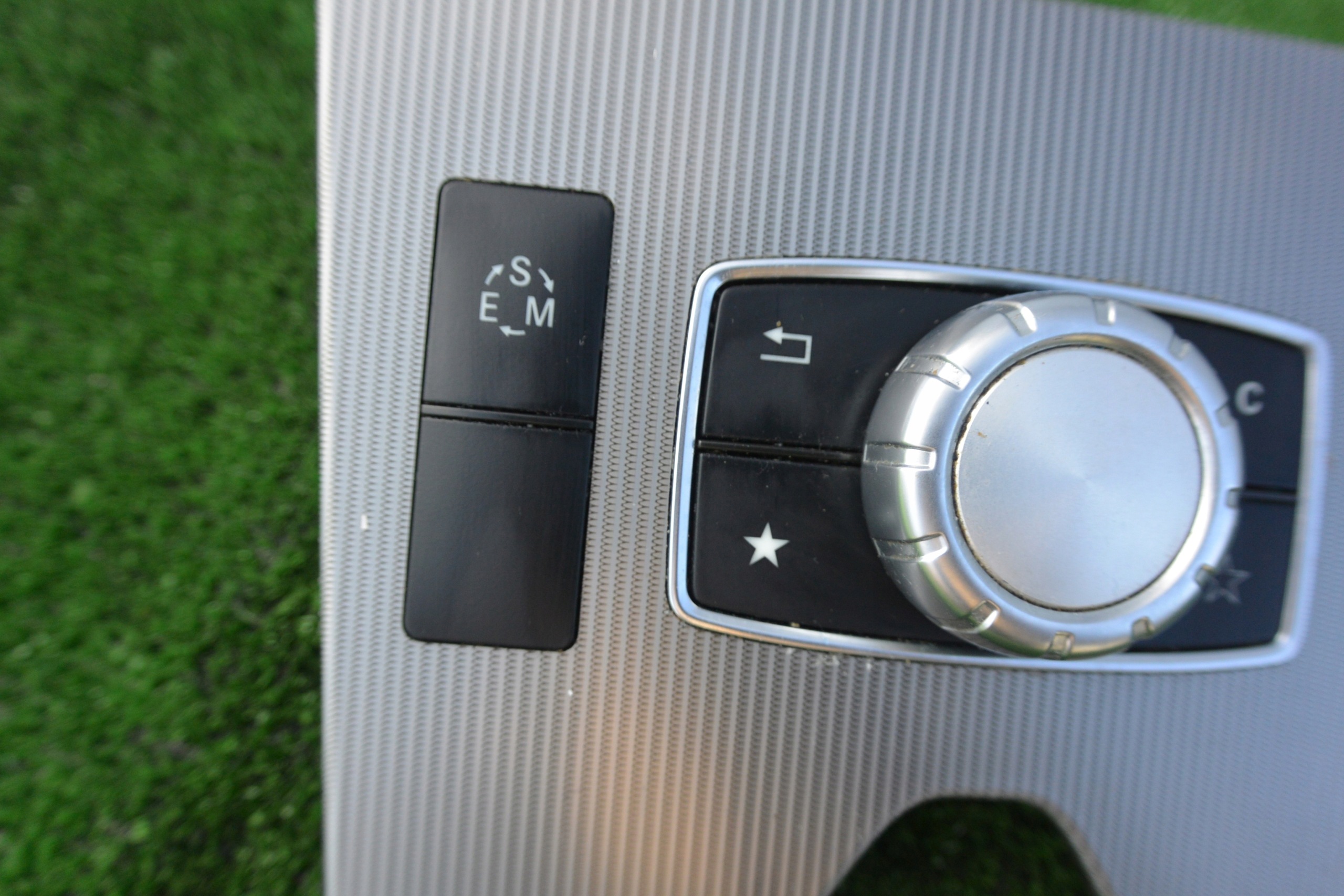 POKRETLO MULTIMEDIA regulation PRZYCISKI frame TUNELU MERCEDES E W212 KPL