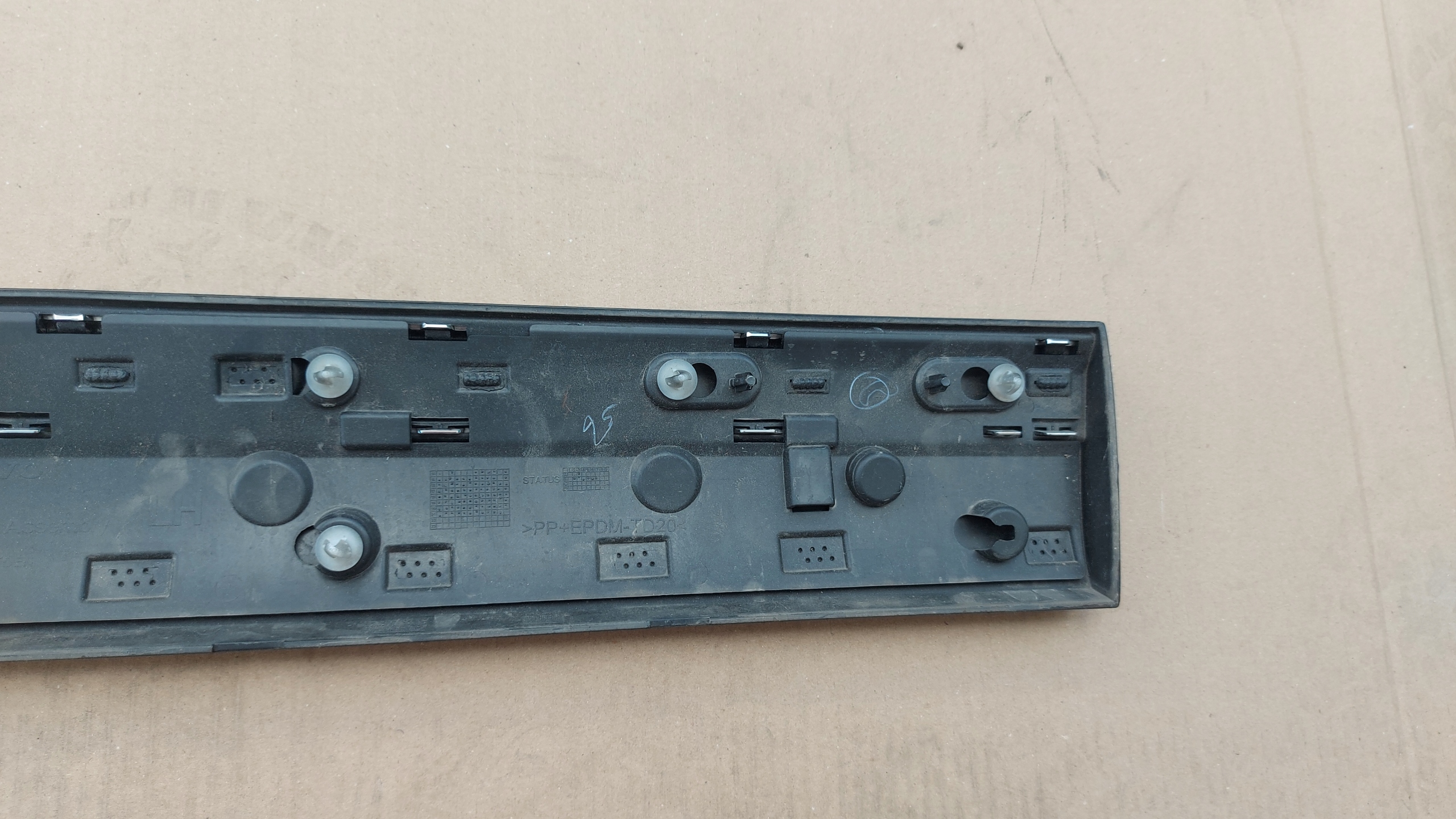 moulding door left rear part VOLVO XC90 II