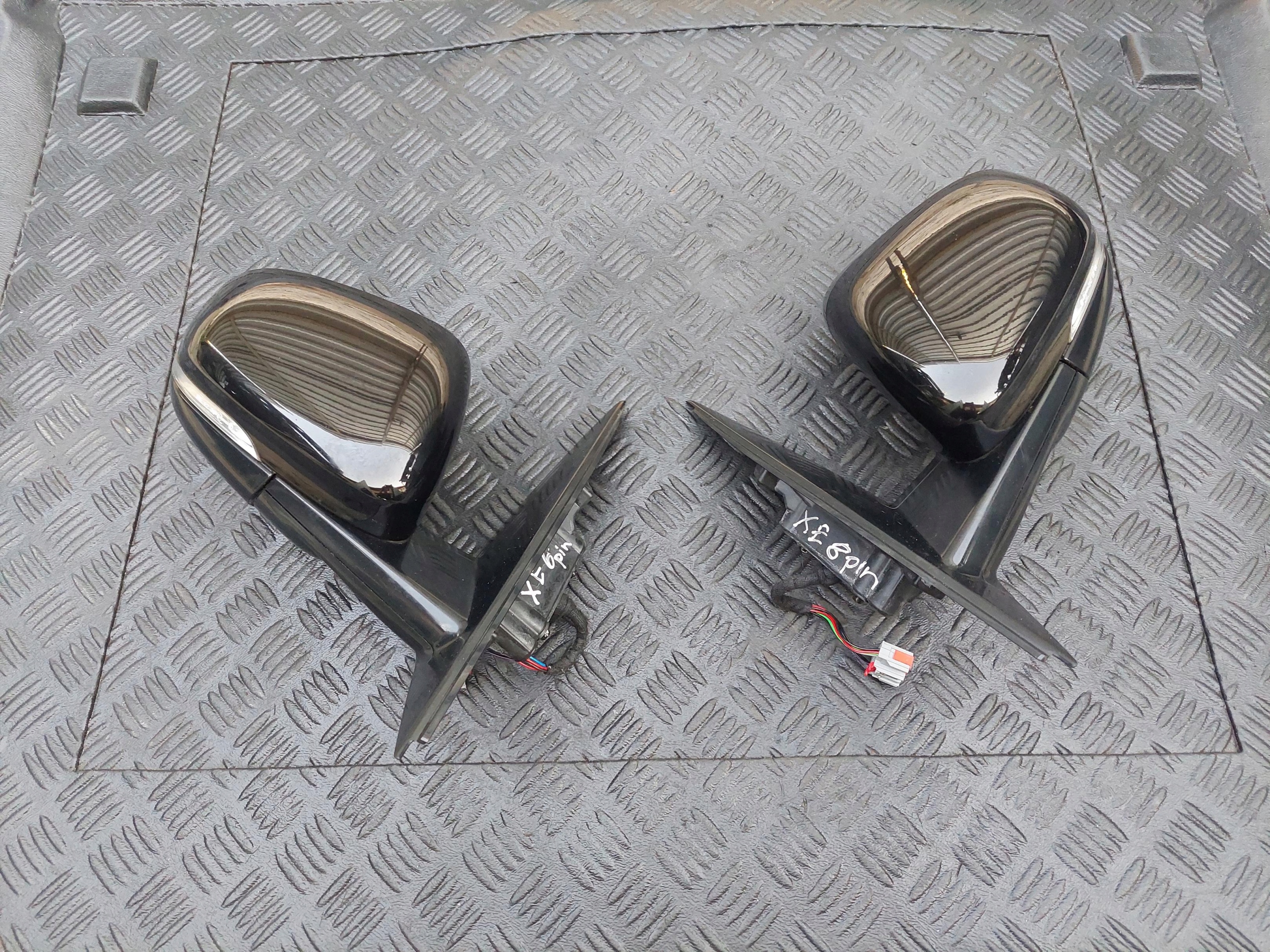 Spiegel links 8PIN JAGUAR XE X760 PEC EBONY BLACK