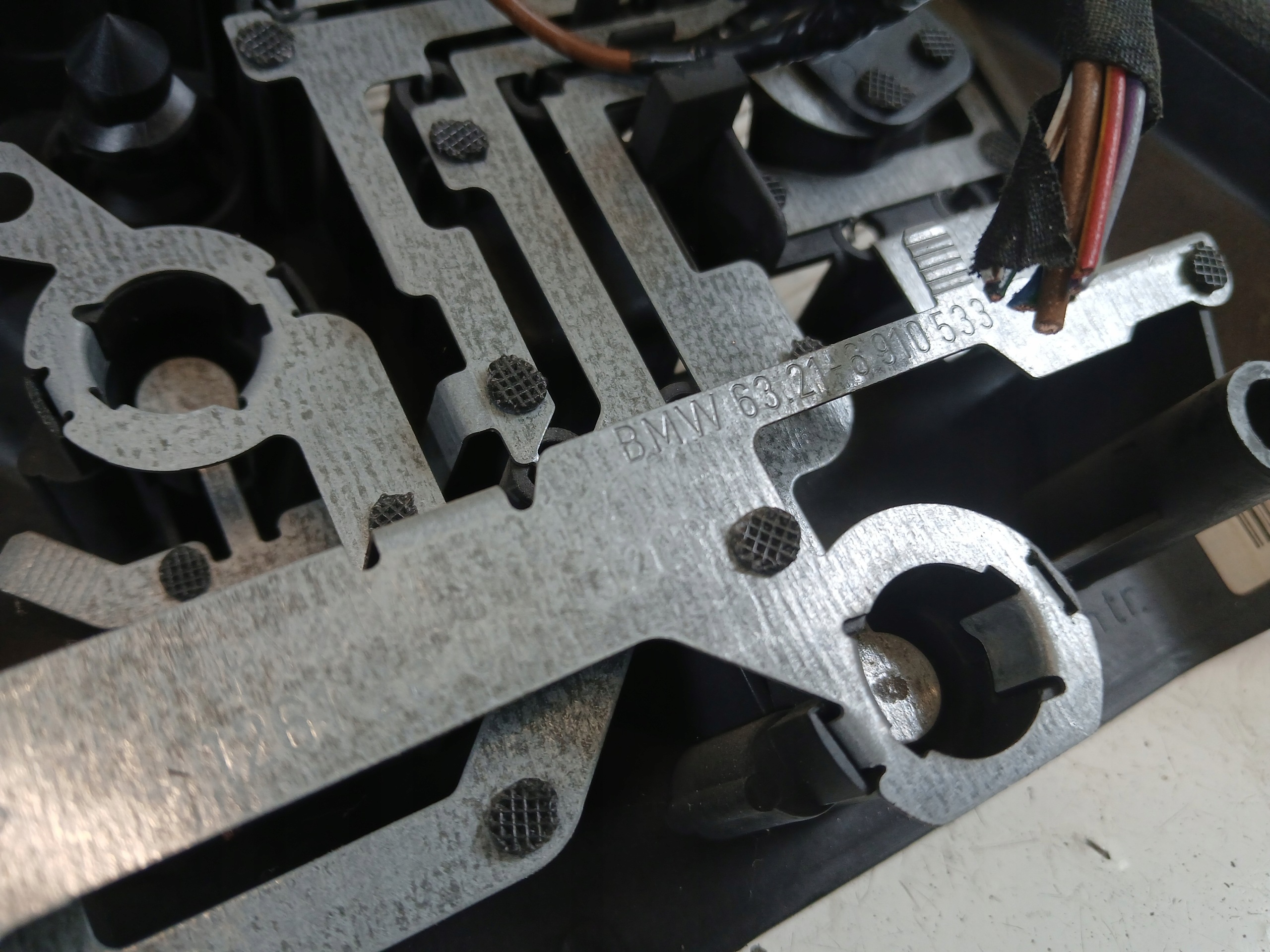 BMW E46 LIFT scheinwerfereinsatz rechts heck sedan