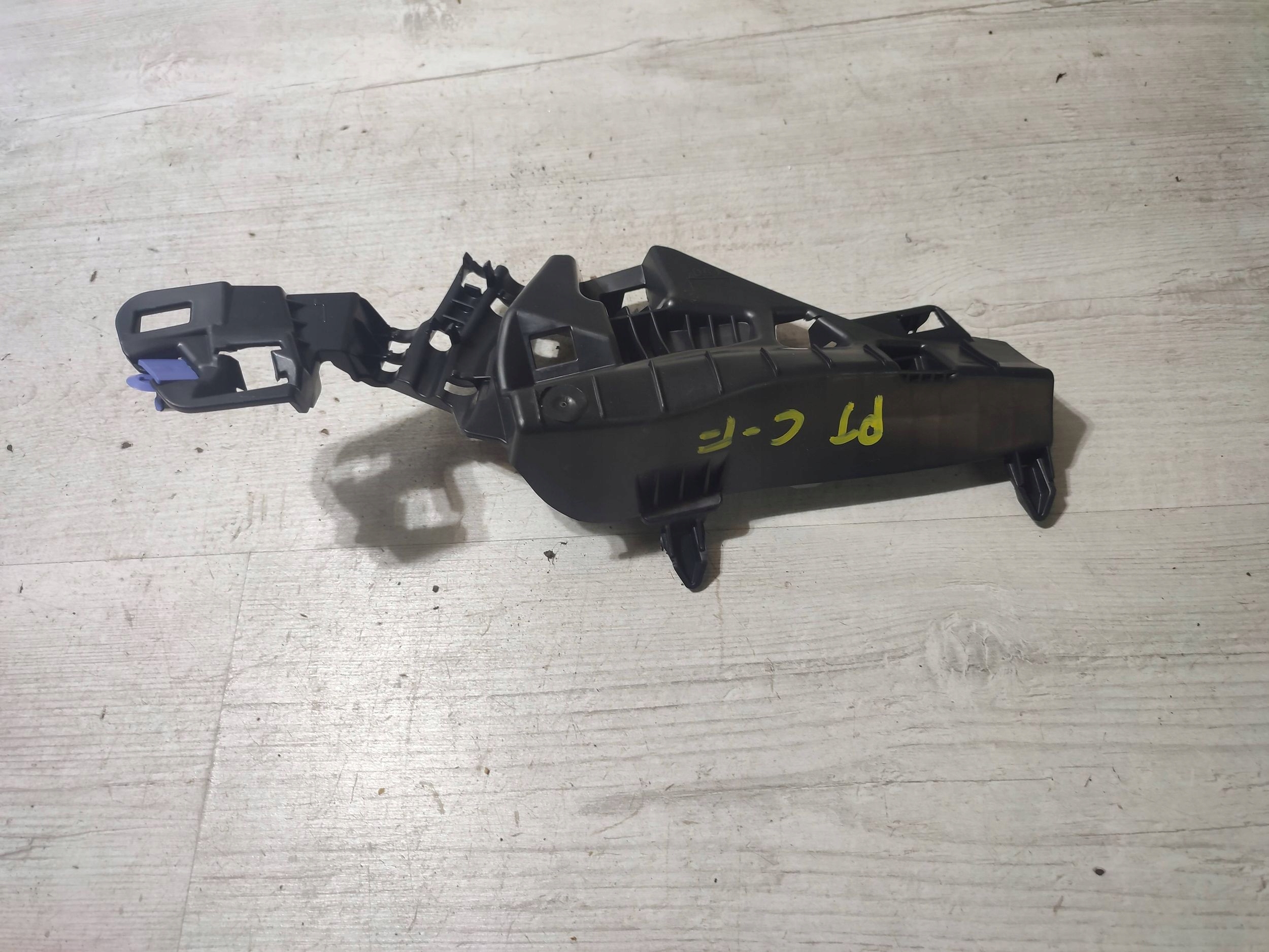Opel Corsa F 2020 rear part side right bracket holder
