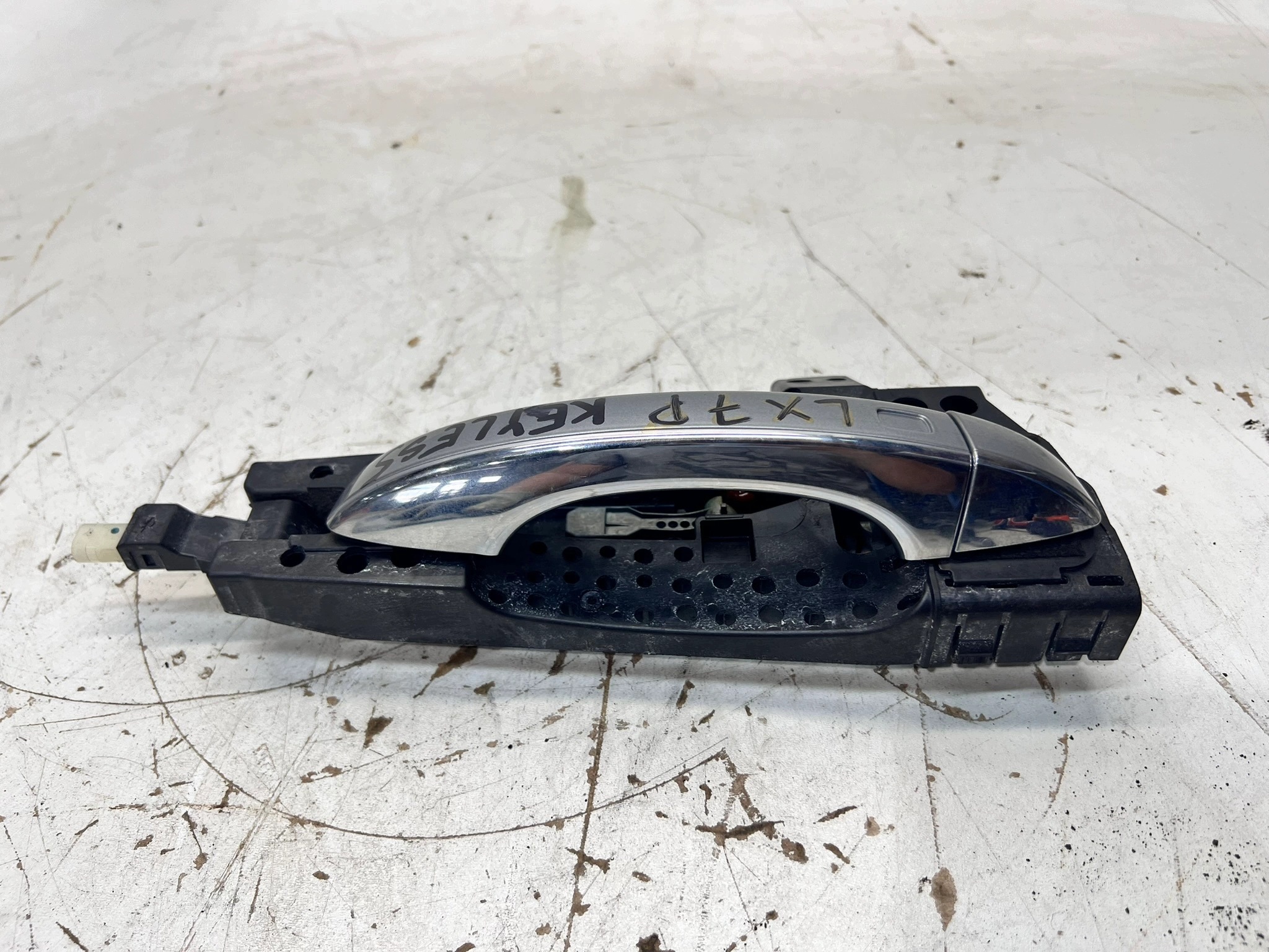 Türgriff Halter rechts vorne oder heck AUDI A6 C7 A7 A8 4H0837886 LX7P CHROM