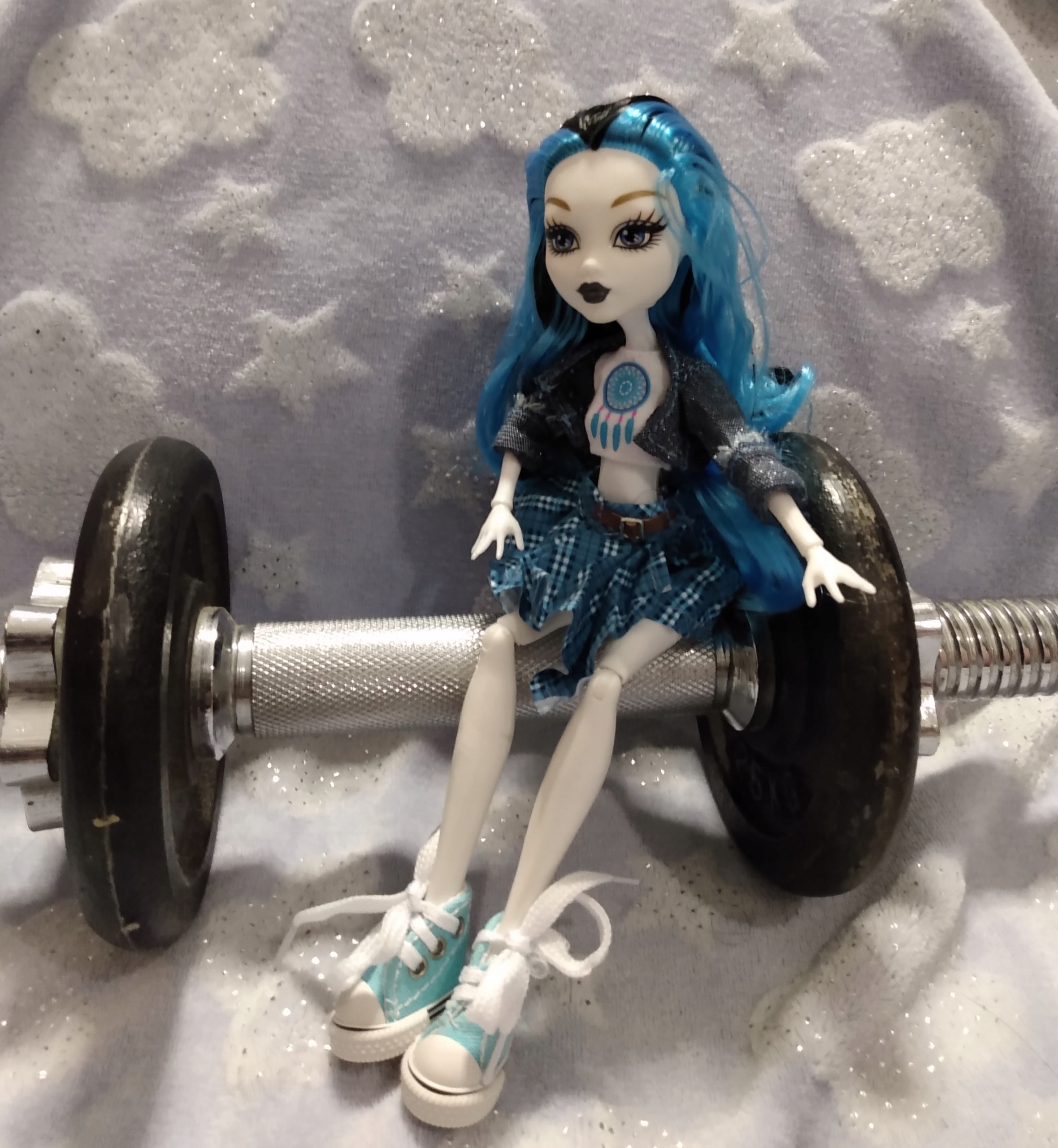 LALKA MONSTER HIGH STRASZYCIÓŁKA W TRAMPKACH Materiał plastik inny