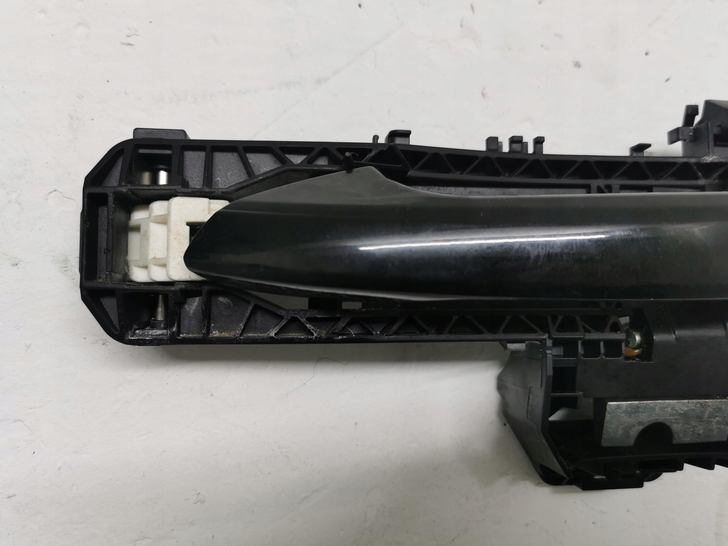 handle door left rear part MERCEDES C-KLASA W204 EU