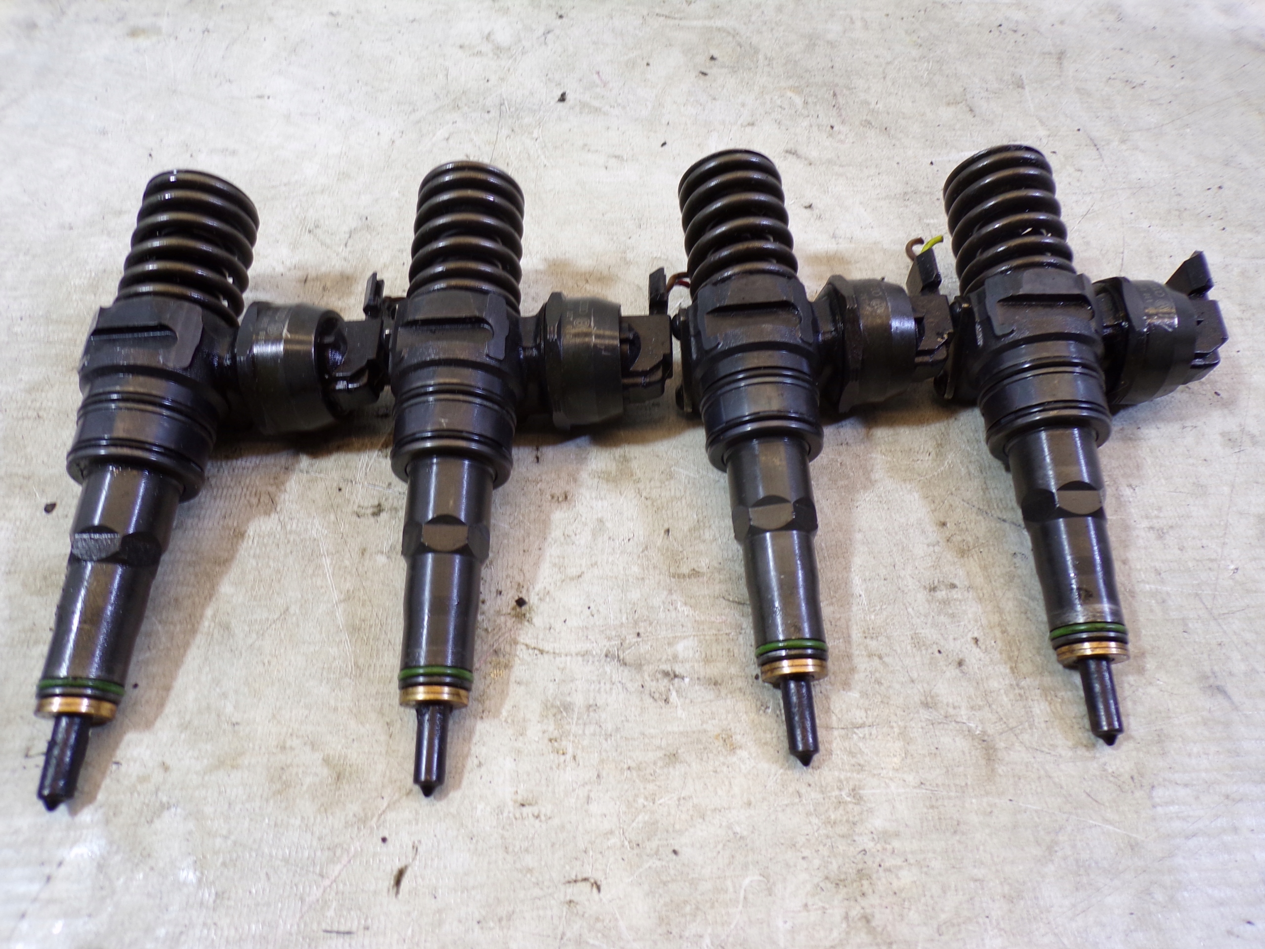 Injecteurs Injecteurs Injecteurs 1.9 TDI 038130073AK