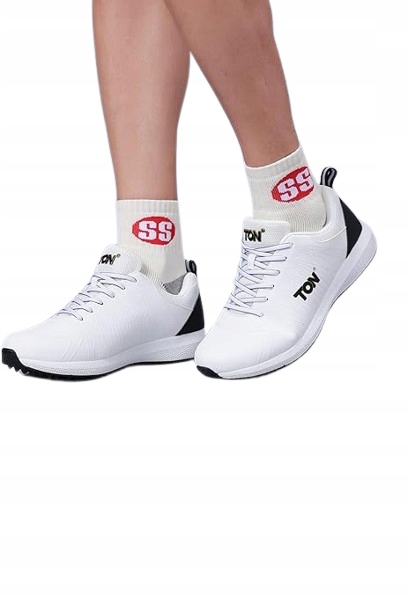 Tón Pánské Sportovní Boty Bílé S Černou Podrážkou A Logem 43 J3E